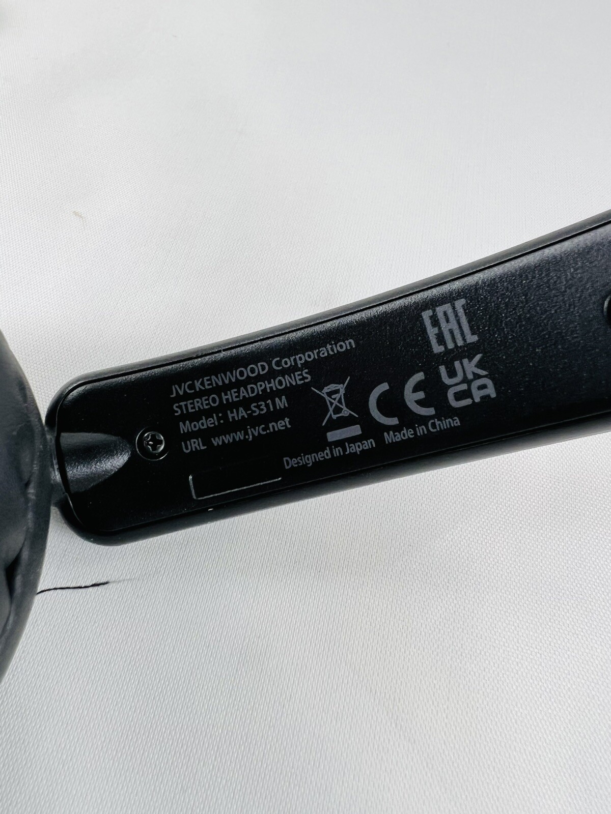 JVC HA-S31M Powerful Sound, Lightweight, Built-in Remote & Microphone, Black