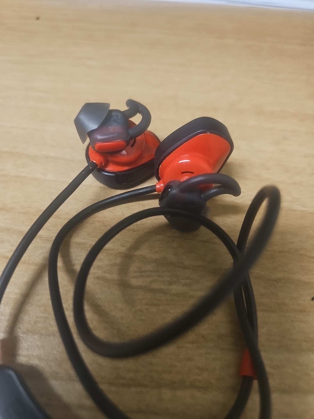 Bose SoundSport Pulse Wireless Headphones Power Red READ Description