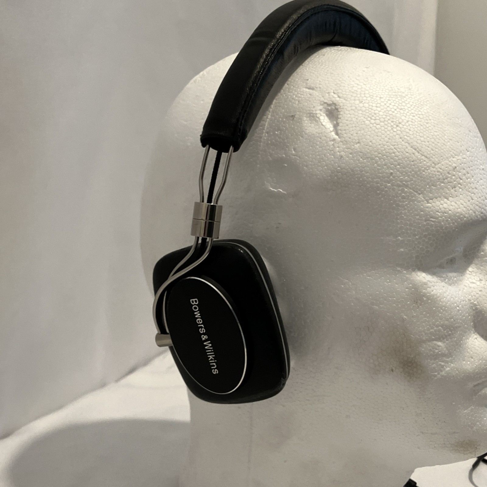 Bowers & Wilkins P5 On-Ear Wired Headphones 3.5mm Jack Black/Silver