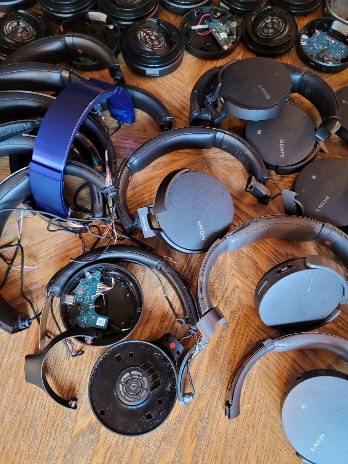 HUGE LOT Sony Extra Bass Wireless Bluetooth Headphones (MDR XB950N1) For Parts