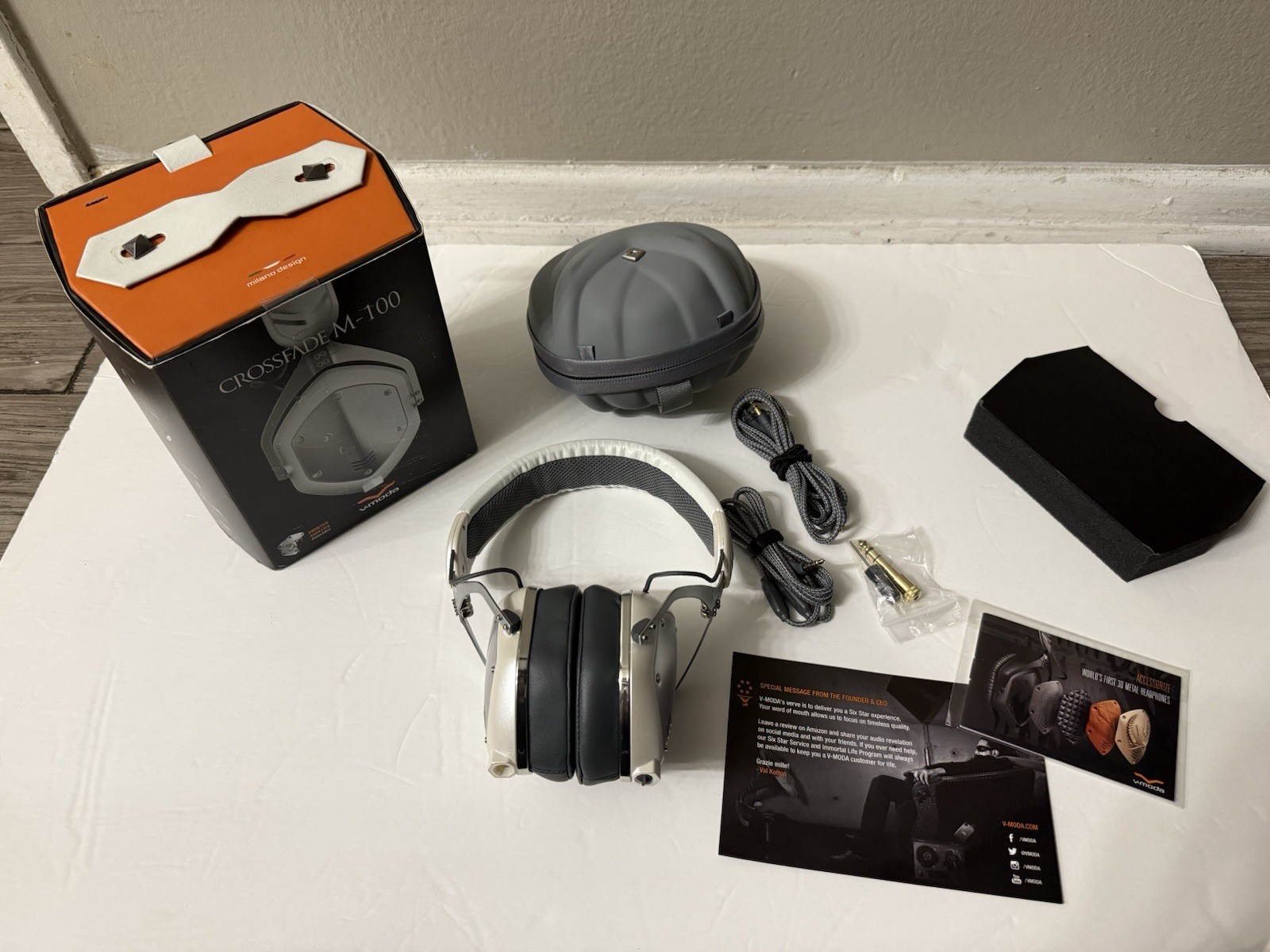 V-Moda Crossfade M-100 Over-Ear Headphones – White Silver Grey XL Pads