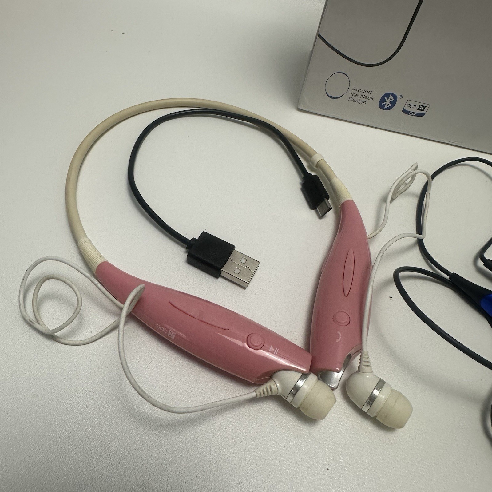 Lot 3 Headphones 2 Samsung Gear Circle Bluetooth Blue Red Box 1 Pink Untested