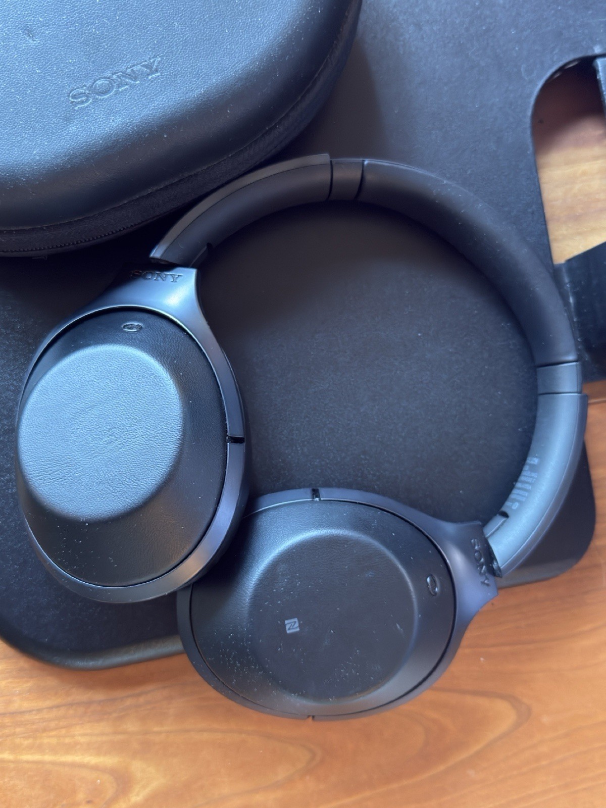 Sony MDR-1000x Noise Canceling Headphones – Tested & Work Great