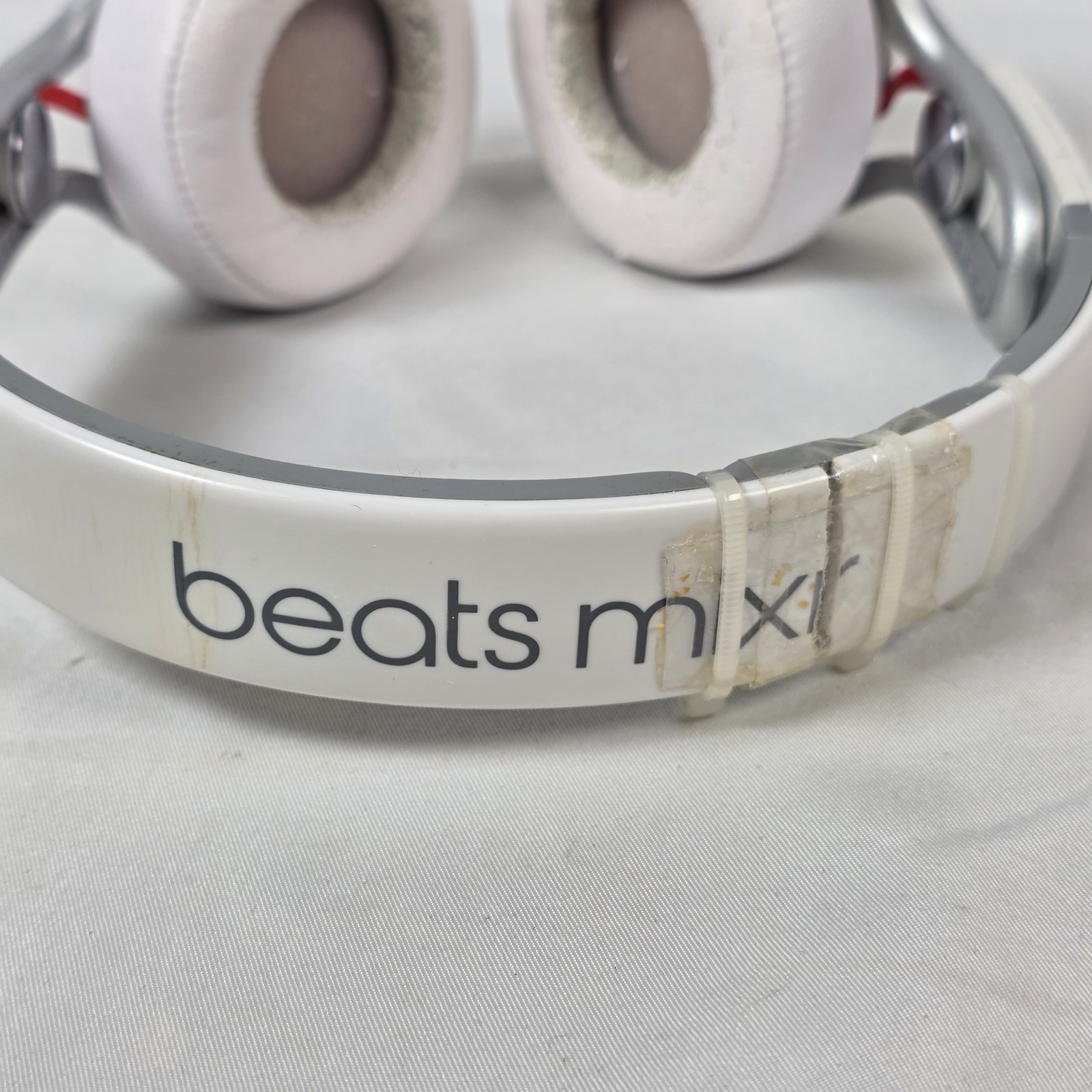 Beats Mixr DJ Headphones – White – Broken but work *Headphones Only*
