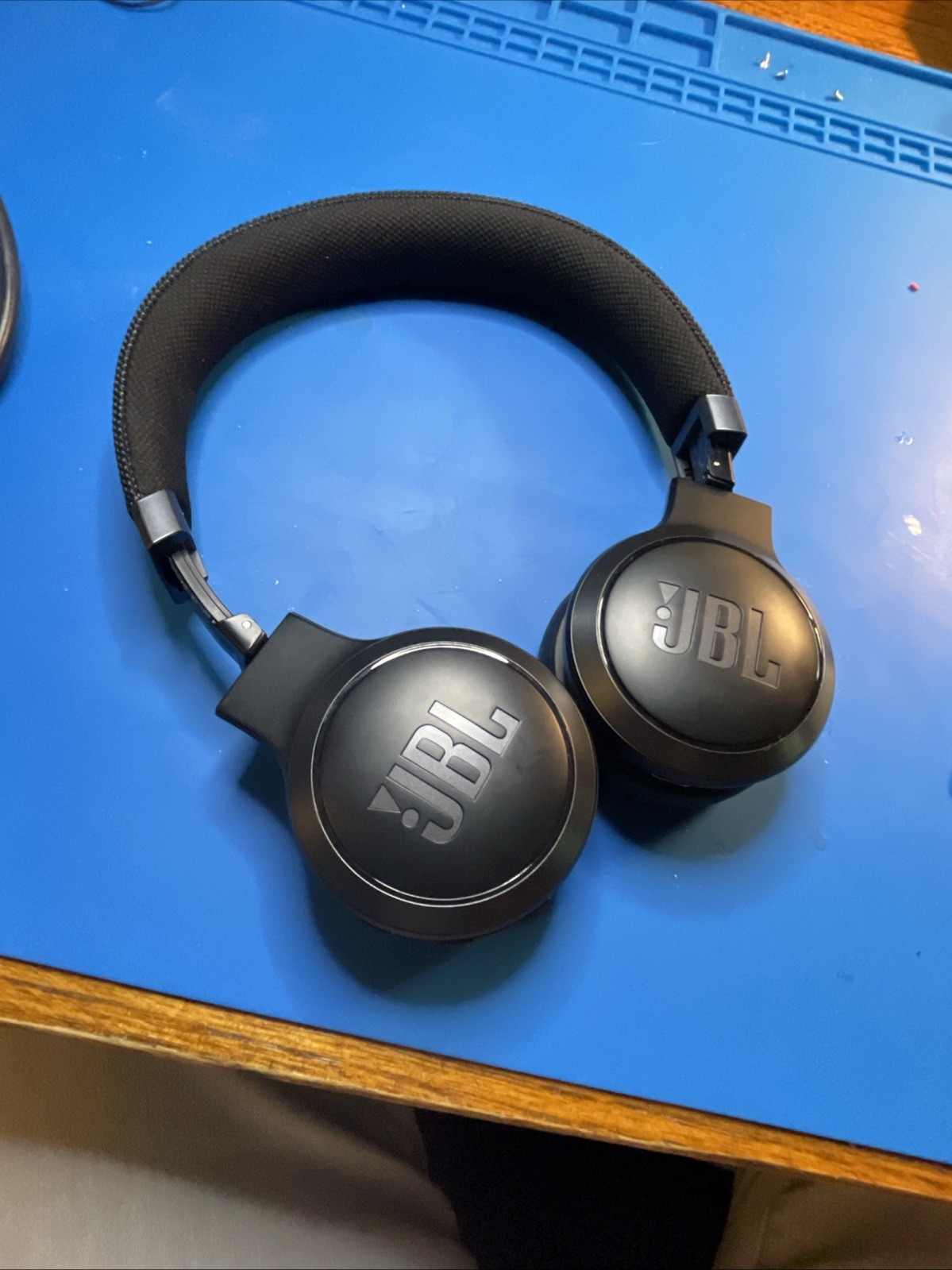 Near Mint JBL LIVE 460NC Wireless Noise Cancelling On-Ear Headphones Black
