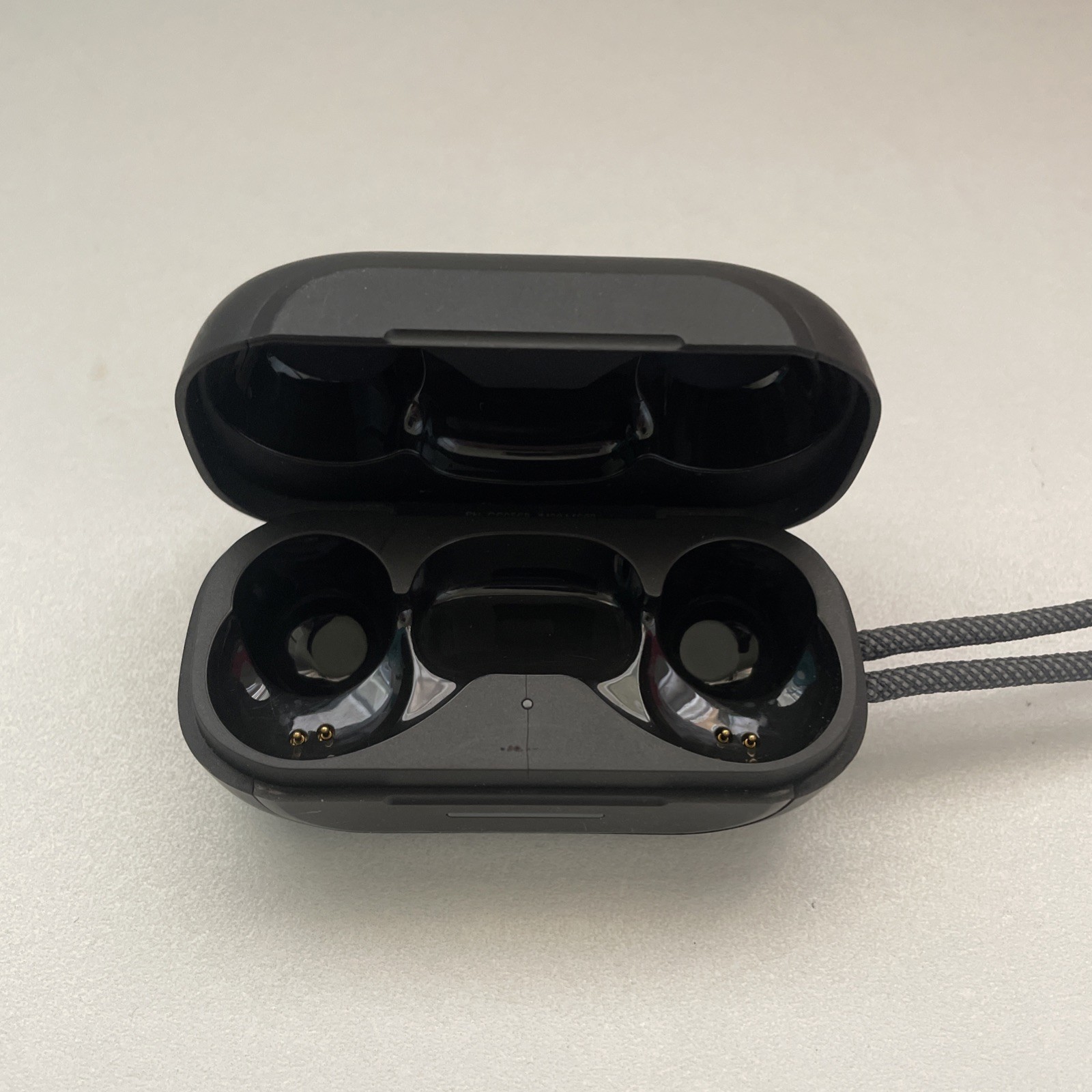 JBL Reflect Aero True wireless charging case- Black
