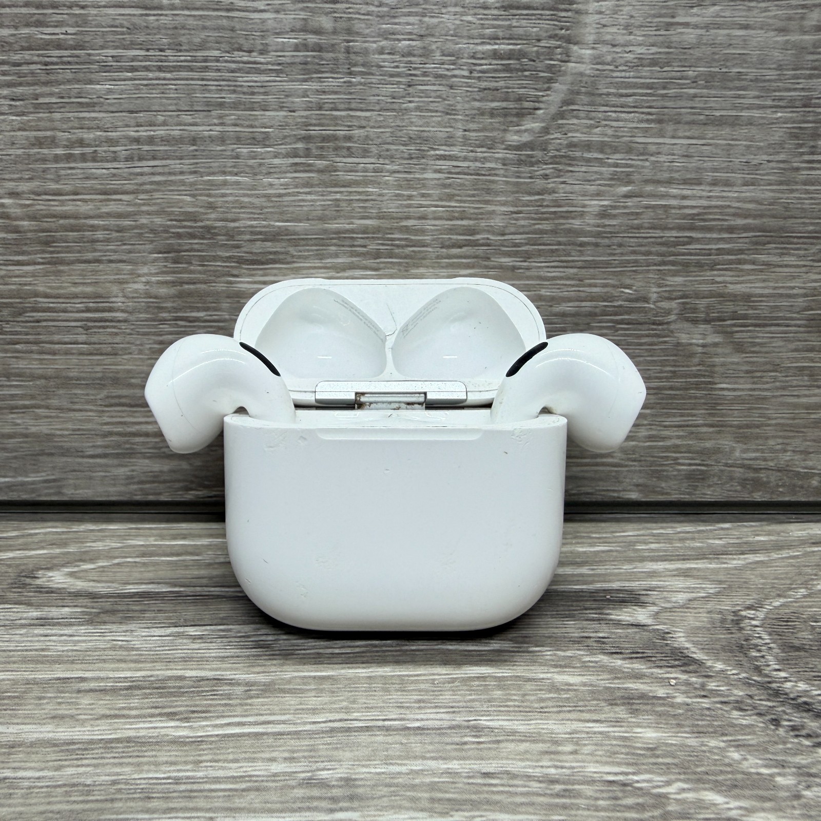 Apple AirPods 4th Gen A3053 USB-C Charging Case Wireless Earbuds White