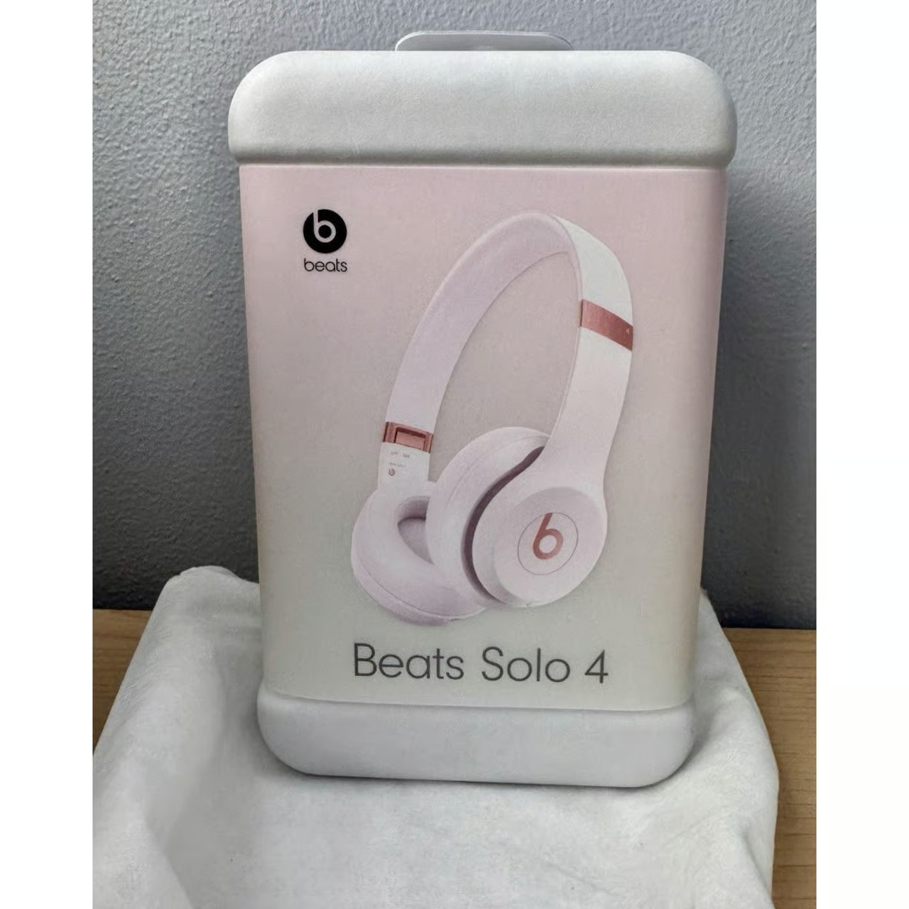 Beats Solo 4 Wireless Bluetooth On-Ear Headphones – Cloud Pink Brand New/Sealed!