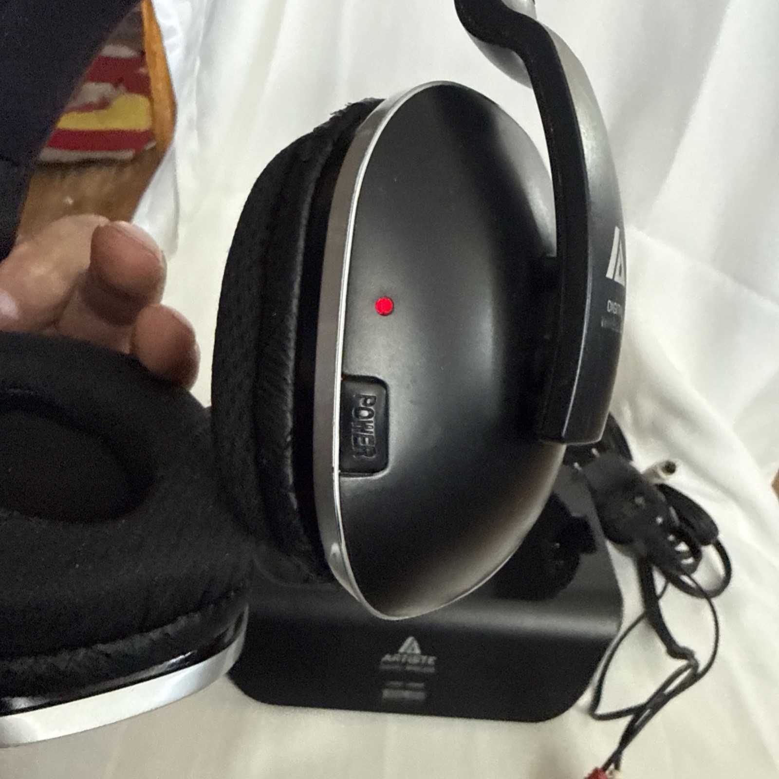 Artiste ADH300 Wireless TV Headphones 2.4GHz Rechargeable with Dock & Audio Cord