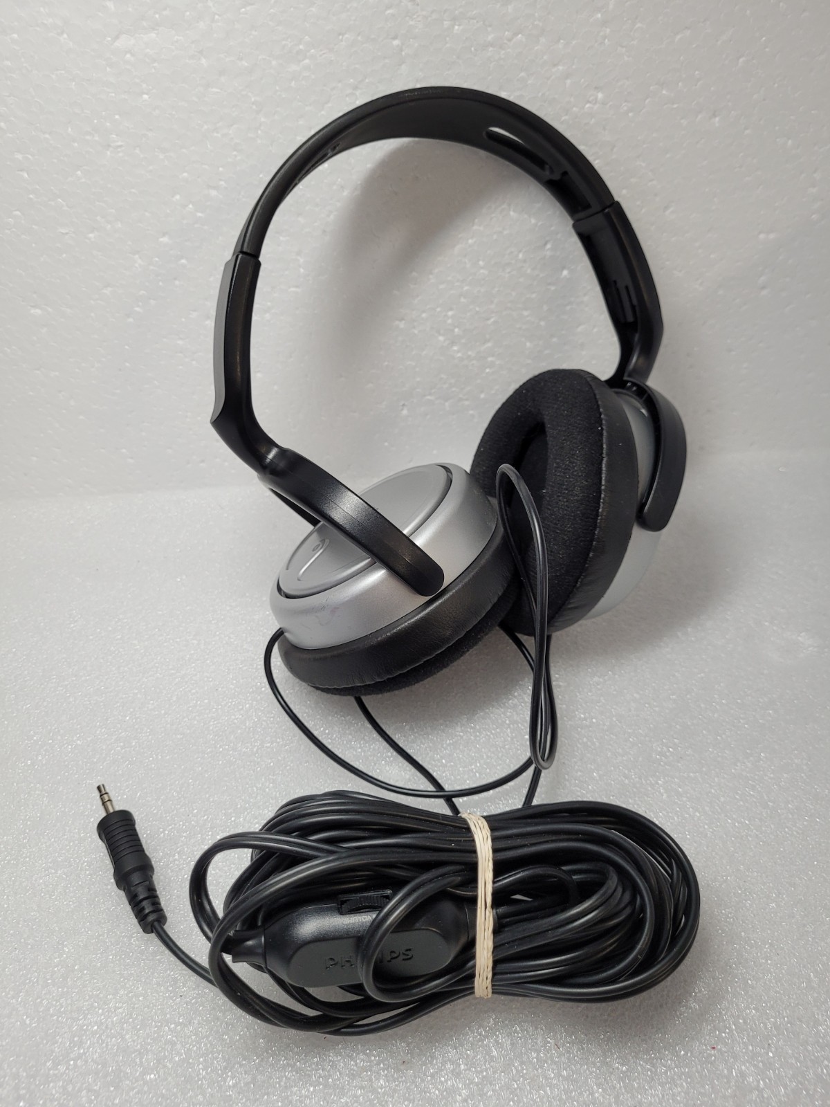 Philips SHP2500/37 Full Size Headphone with Volume Control