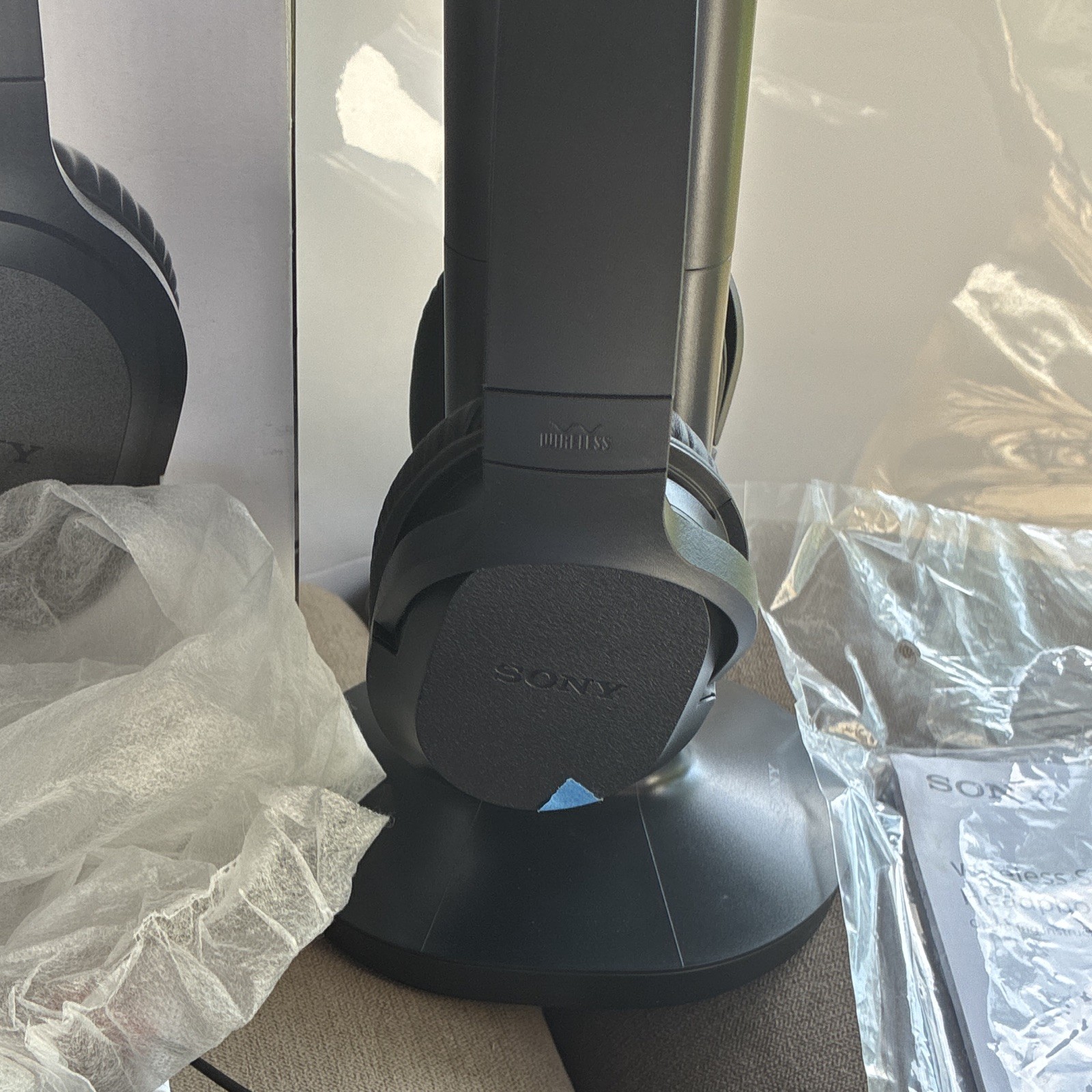 Sony WH-RF400 RF Wireless UHF TV Stereo Headphones Black w/ Stand + Adapter