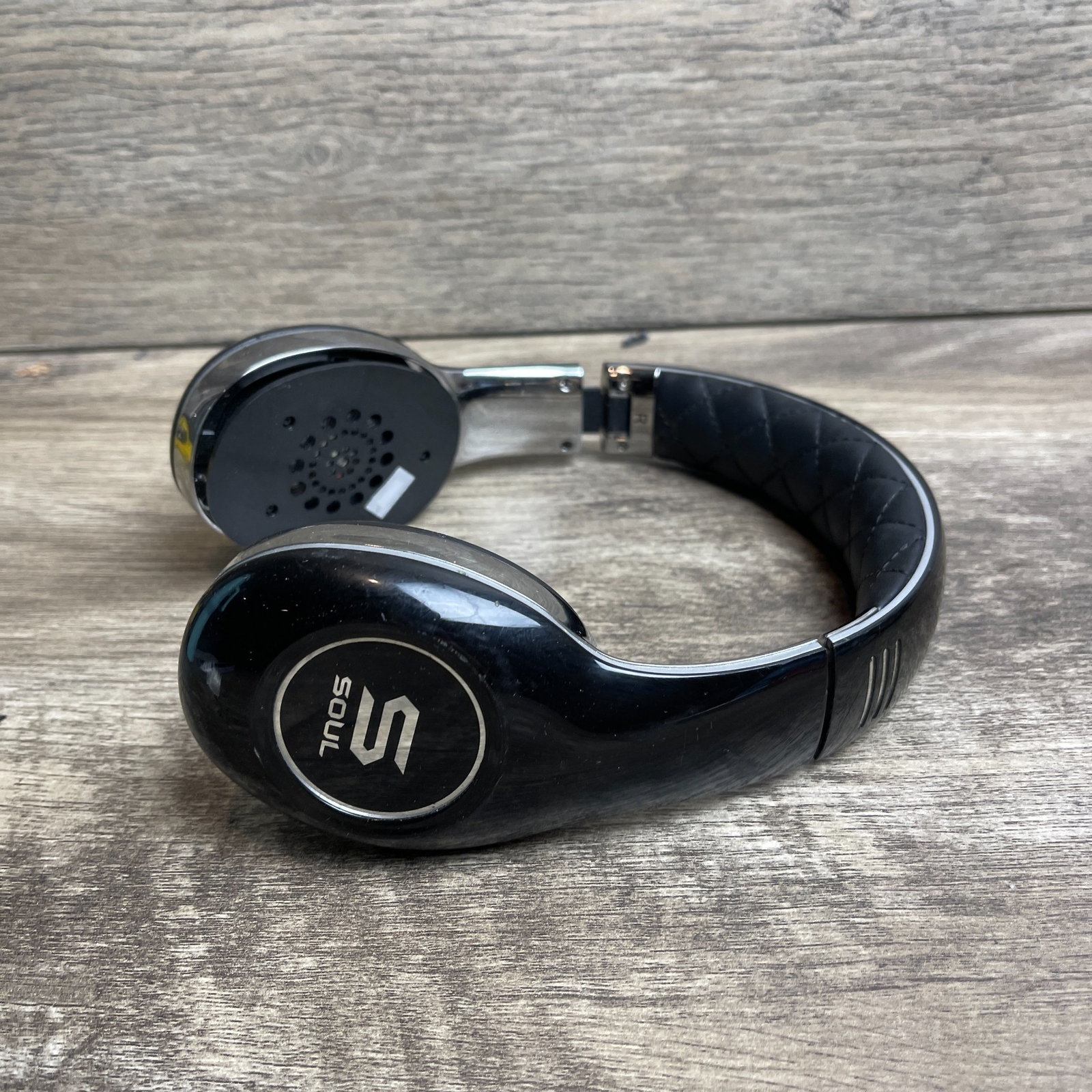 Soul by Ludacris Black Silver High-Definition Headphone 3.5mm Jack Superb Bass