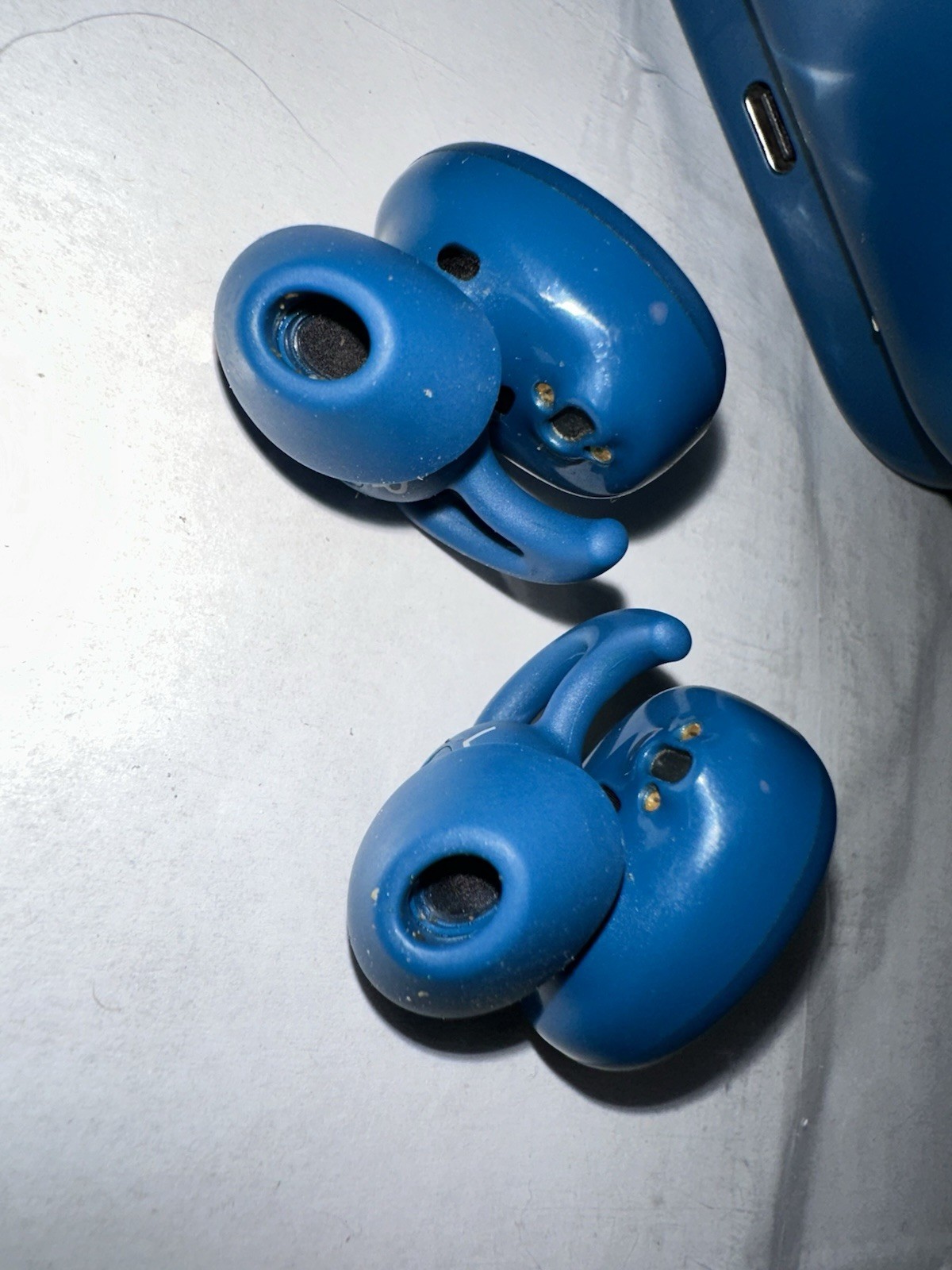 Bose 427929 Sport Earbuds True Wireless Bluetooth BLUE Used Read