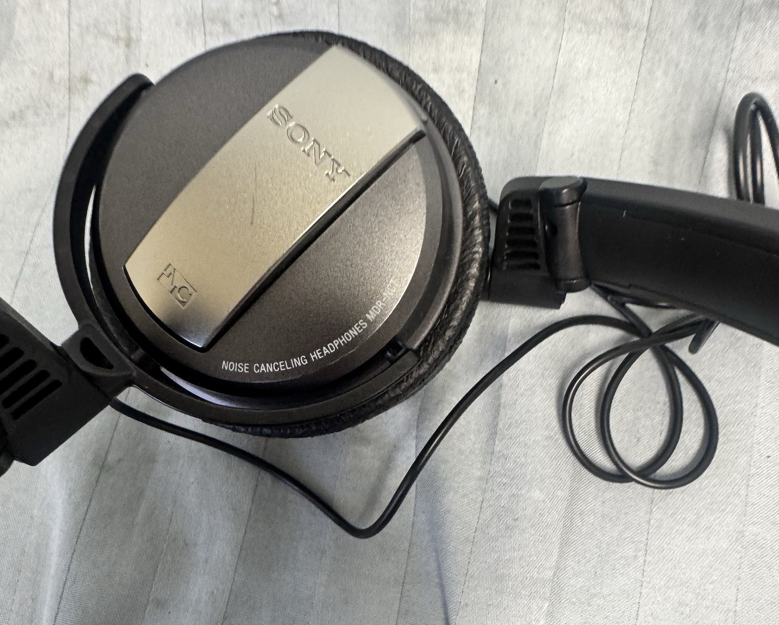 SONY MDR-NC7 Black Folding Noise Canceling On-Ear Headphones. 3.5mm. Tested