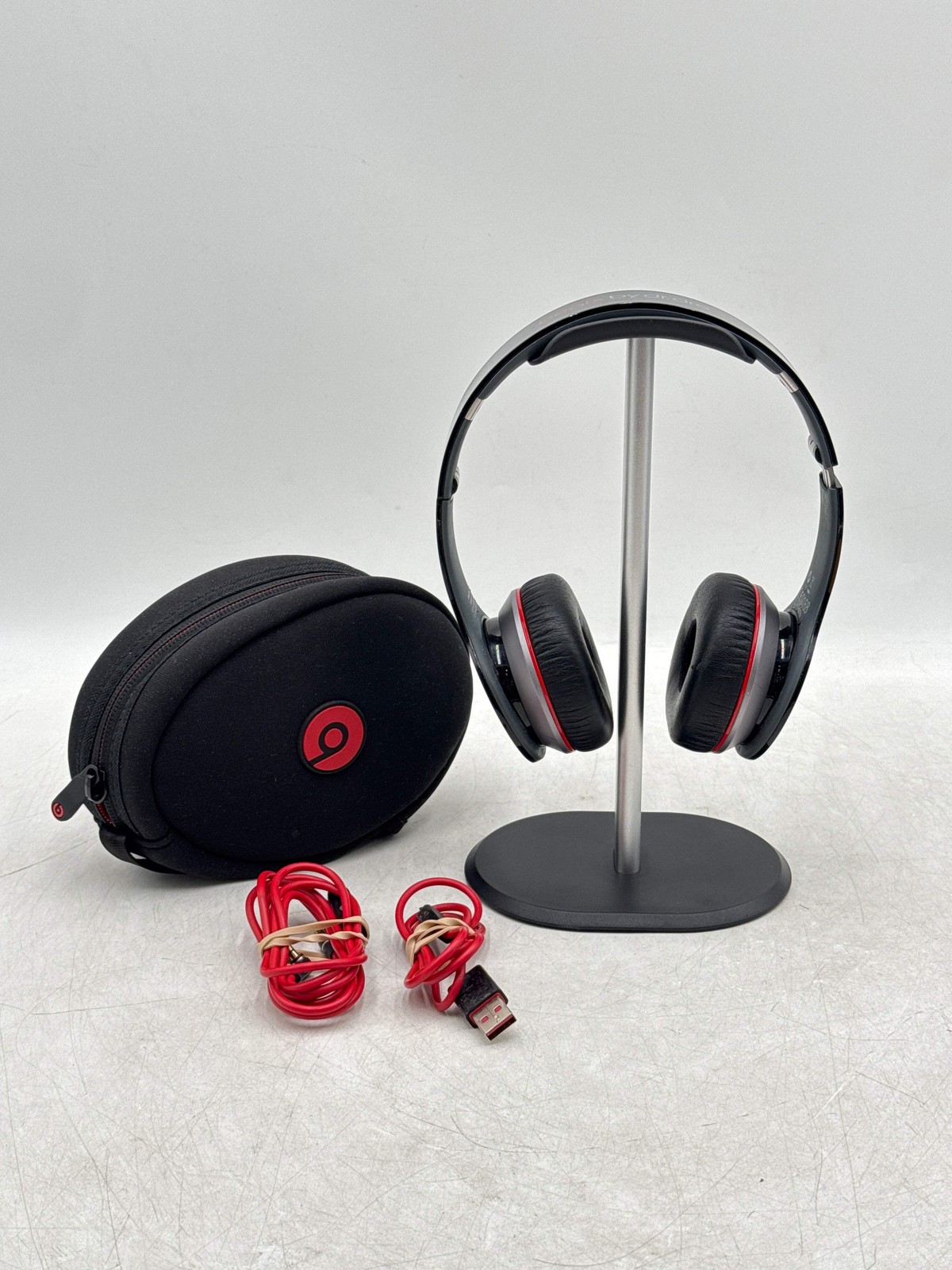 Beats By Dr. Dre Over-Ear Wireless Headphones 810-00012-00 – Red