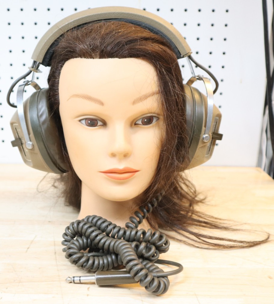 Nice Koss K/6LC Over-Ear Stereo Headphones Closed Back Volume Coiled 1/4 Plug US