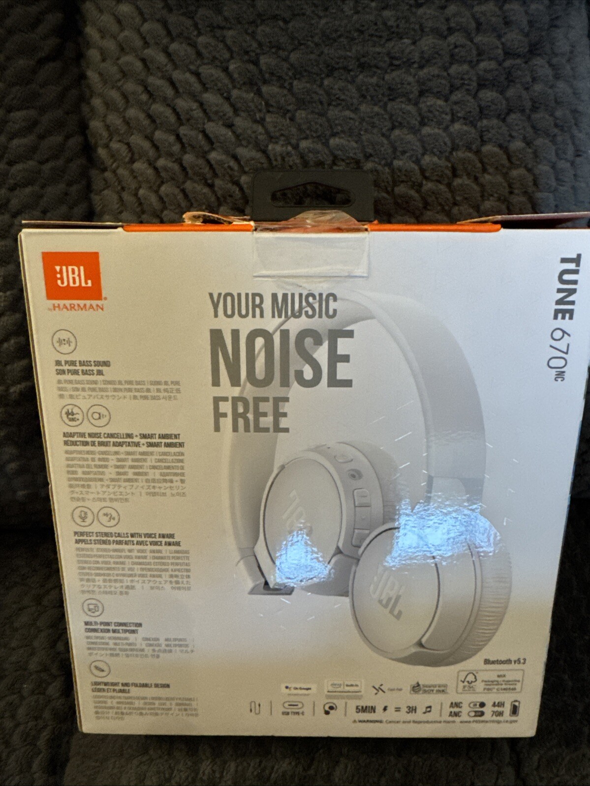 JBL Tune 670NC Wireless headphones (A15) New Damaged Box