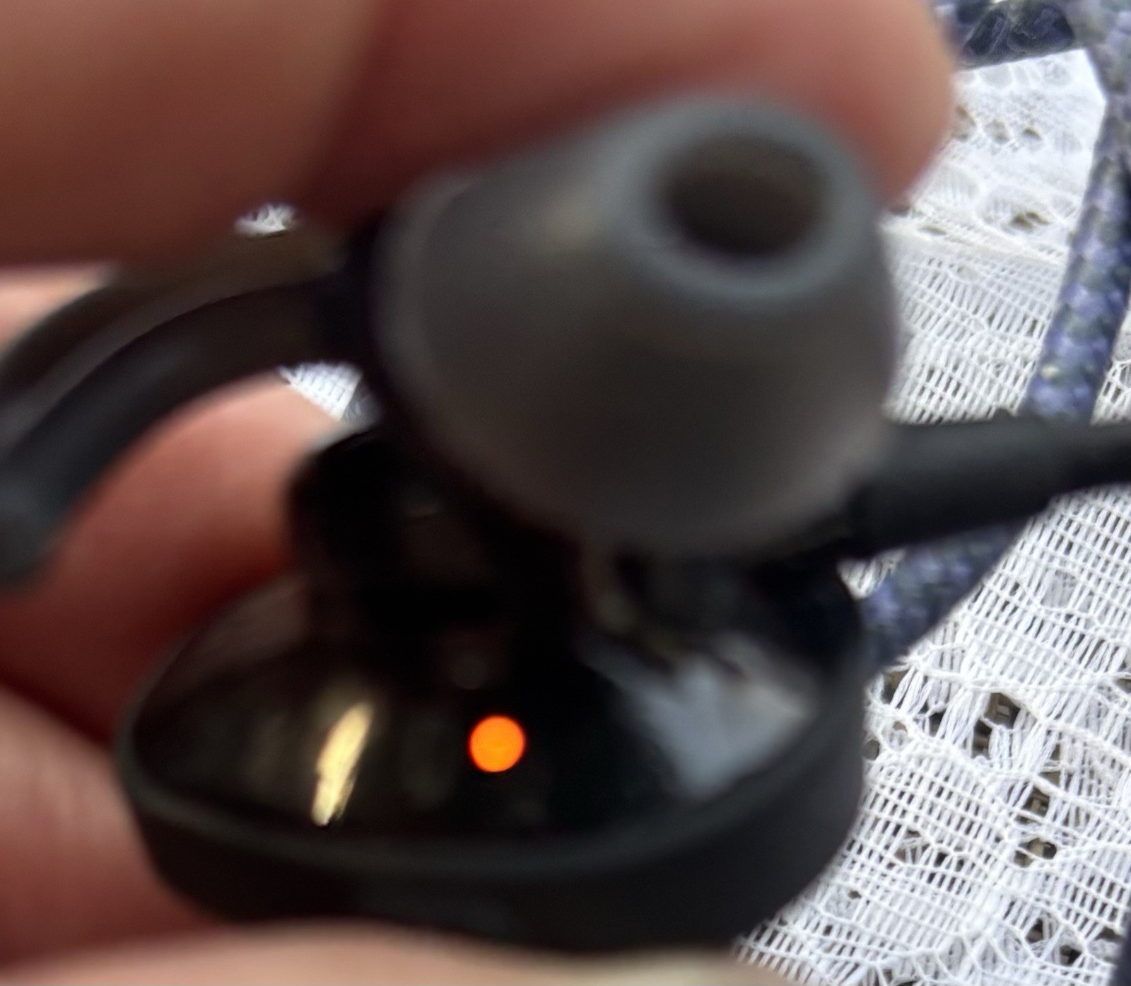Bose SoundSport In-Ear Earbud Ear-Hook Wireless Bluetooth Mic Black Gray