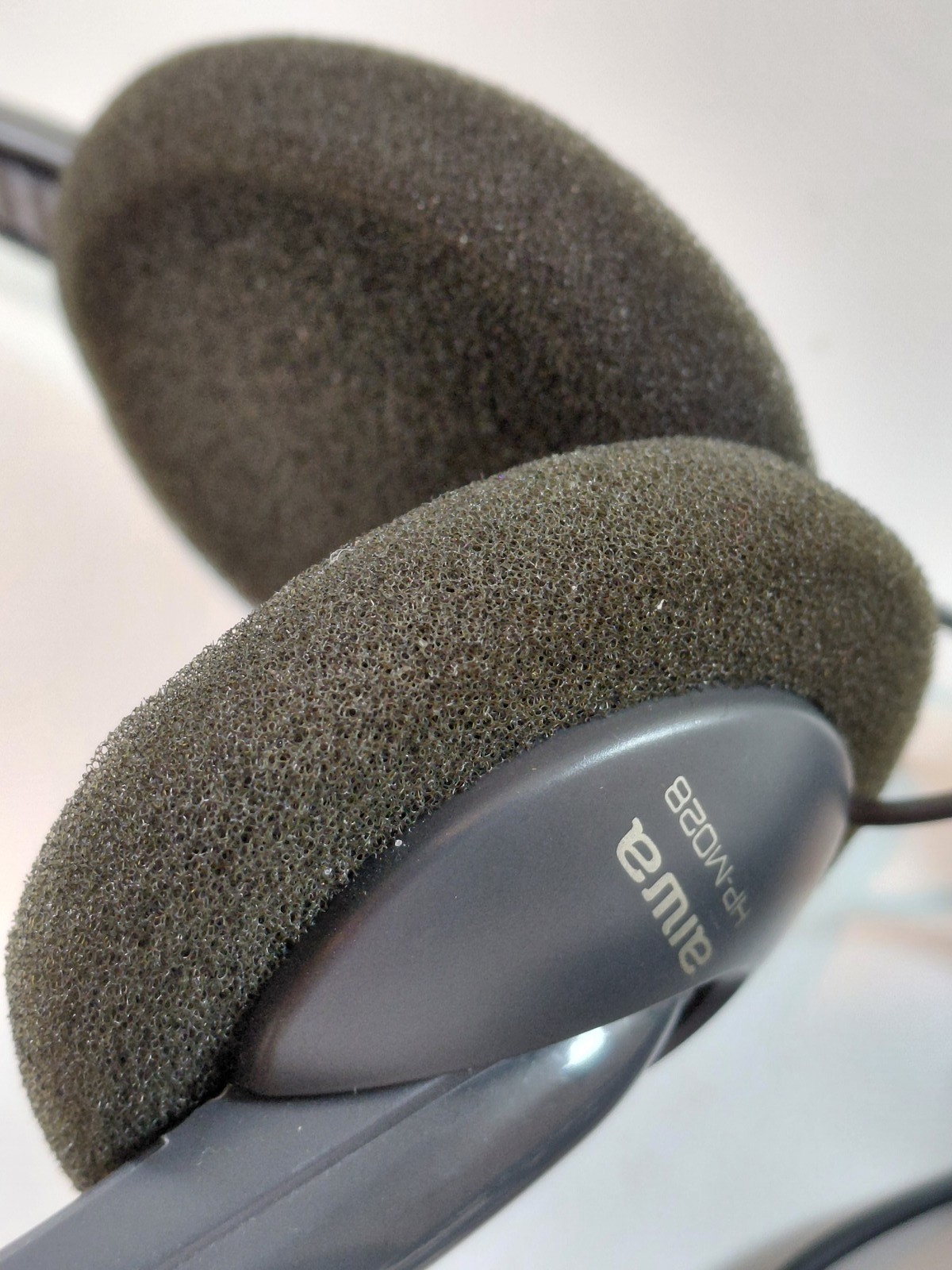 AIWA HP-M028 On-Ear Headphones Wired 3.5mm Jack Portable Audio Vintage Black