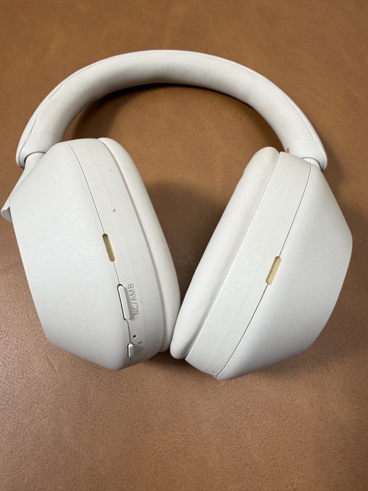 Sony WH-1000XM5 Noise-Canceling Wireless Over-Ear Headphones (Silver) Excellent