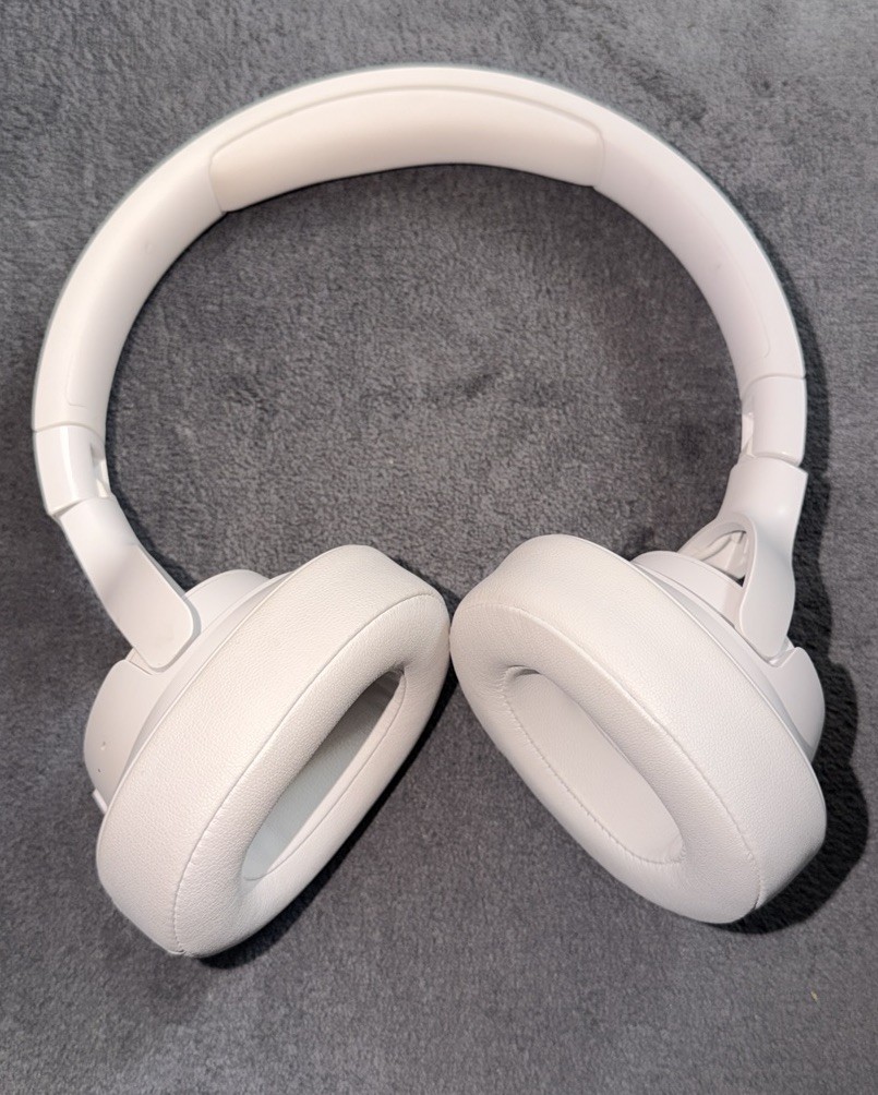 JBL Tune 710BT, Wireless Over-Ear Headphones, White