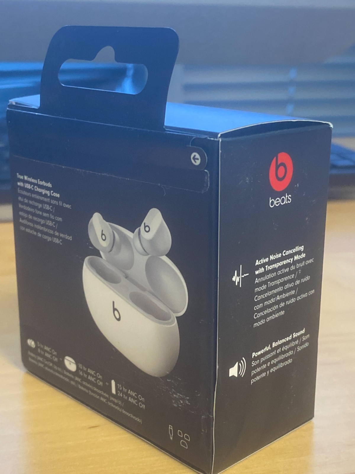 Beats by Dr. Dre Studio Buds – White