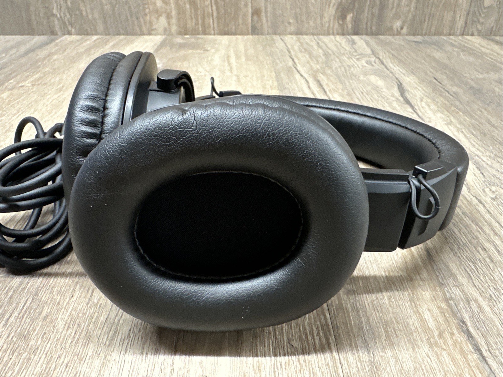 Audio-Technica ATH-M20x Closed-Back Monitor Headphones (Black)
