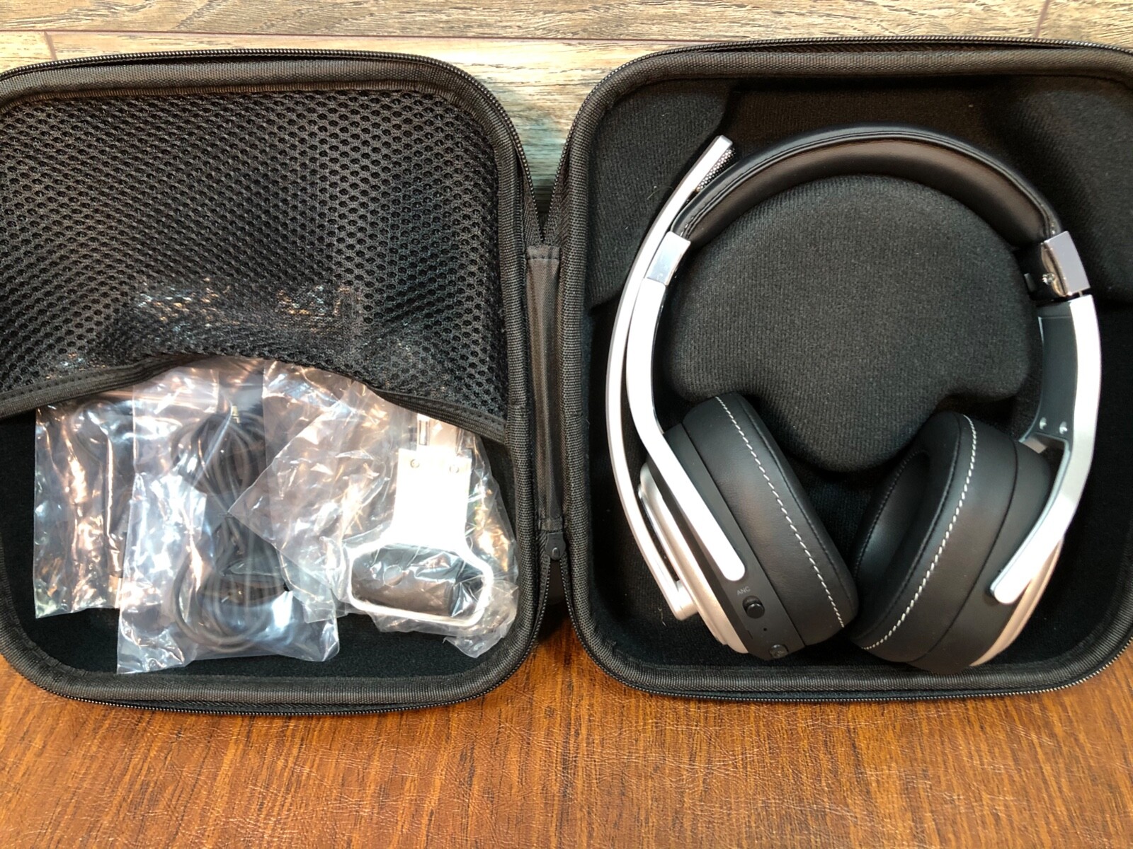 RAND McNALLY CD100 MONO WIRELESS HEADSET with CASE USED ONCE MINT