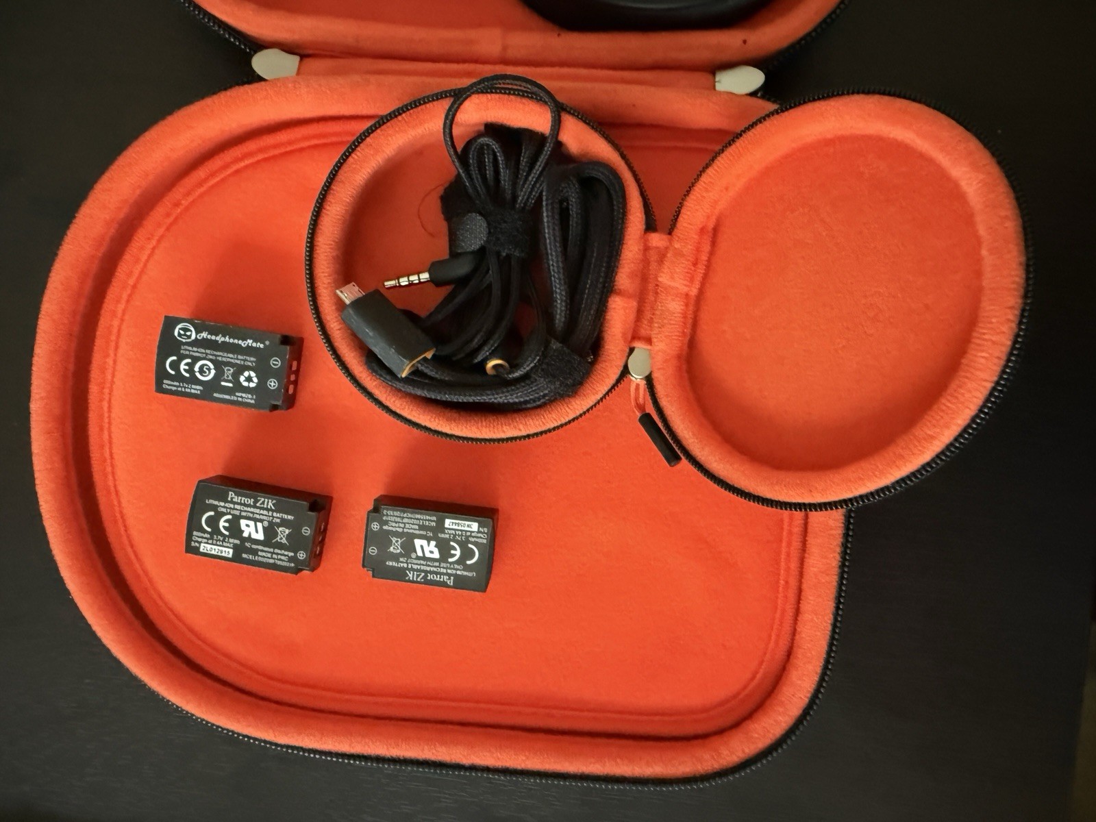 PARROT ZIK 1.0 NOISE CANCELING HEADPHONES WITH CASE AND ACCESS