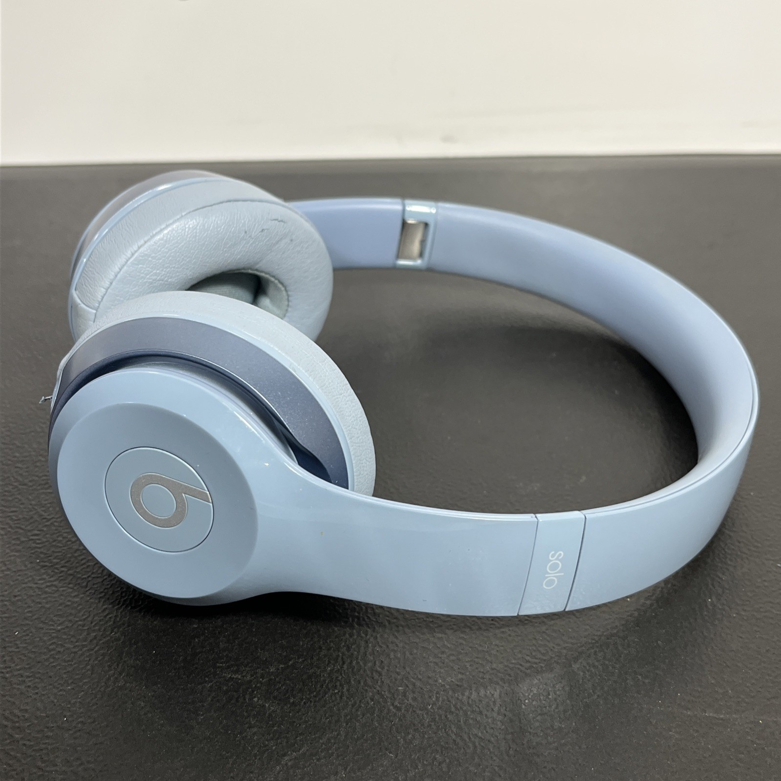 Beats by Dr Dre Solo 2 Wired Headphones – Great Blue B0518 Needs Pads