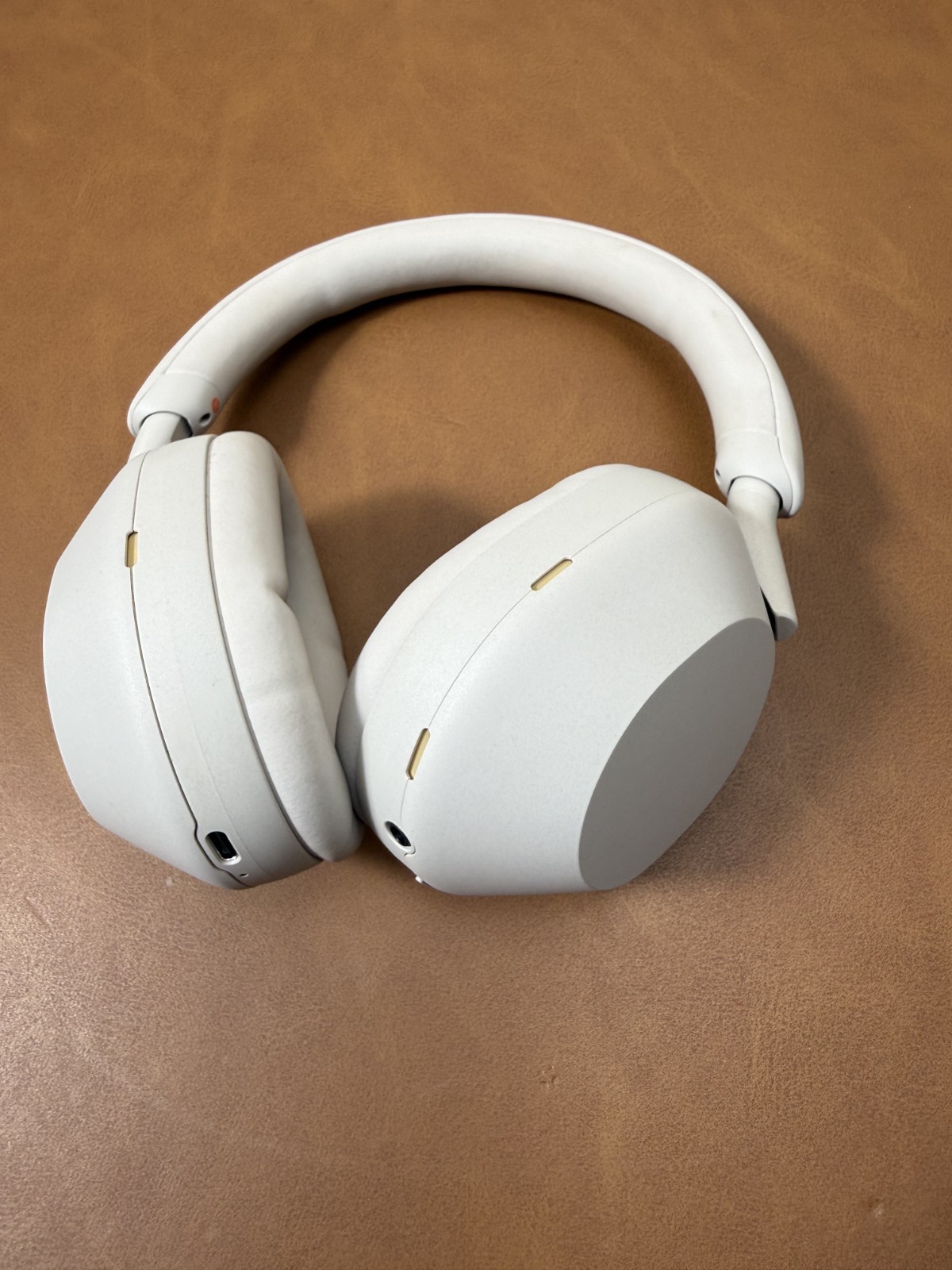 Sony WH-1000XM5 Noise-Canceling Wireless Over-Ear Headphones (Silver) Excellent