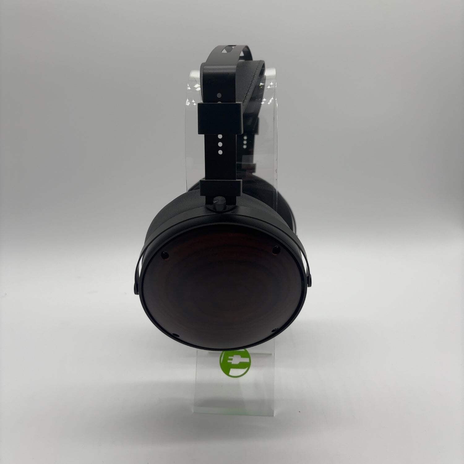 Monolith M1060C Planar Wired Over-Ear Headphones Brown M1060C