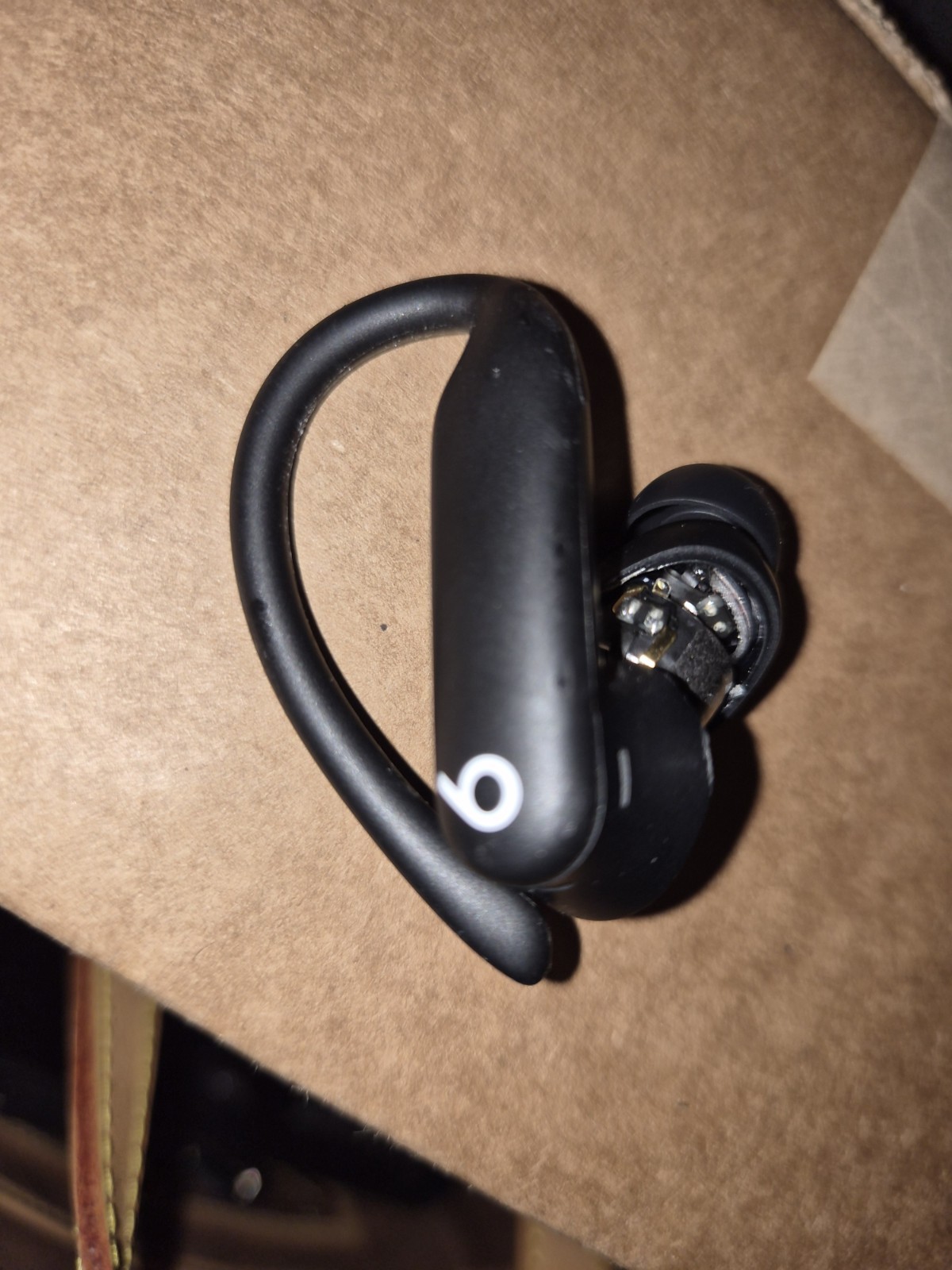 Beats Powerbeats PRO 2 Wireless Right Side Earbud – Black (A3157) FOR PARTS