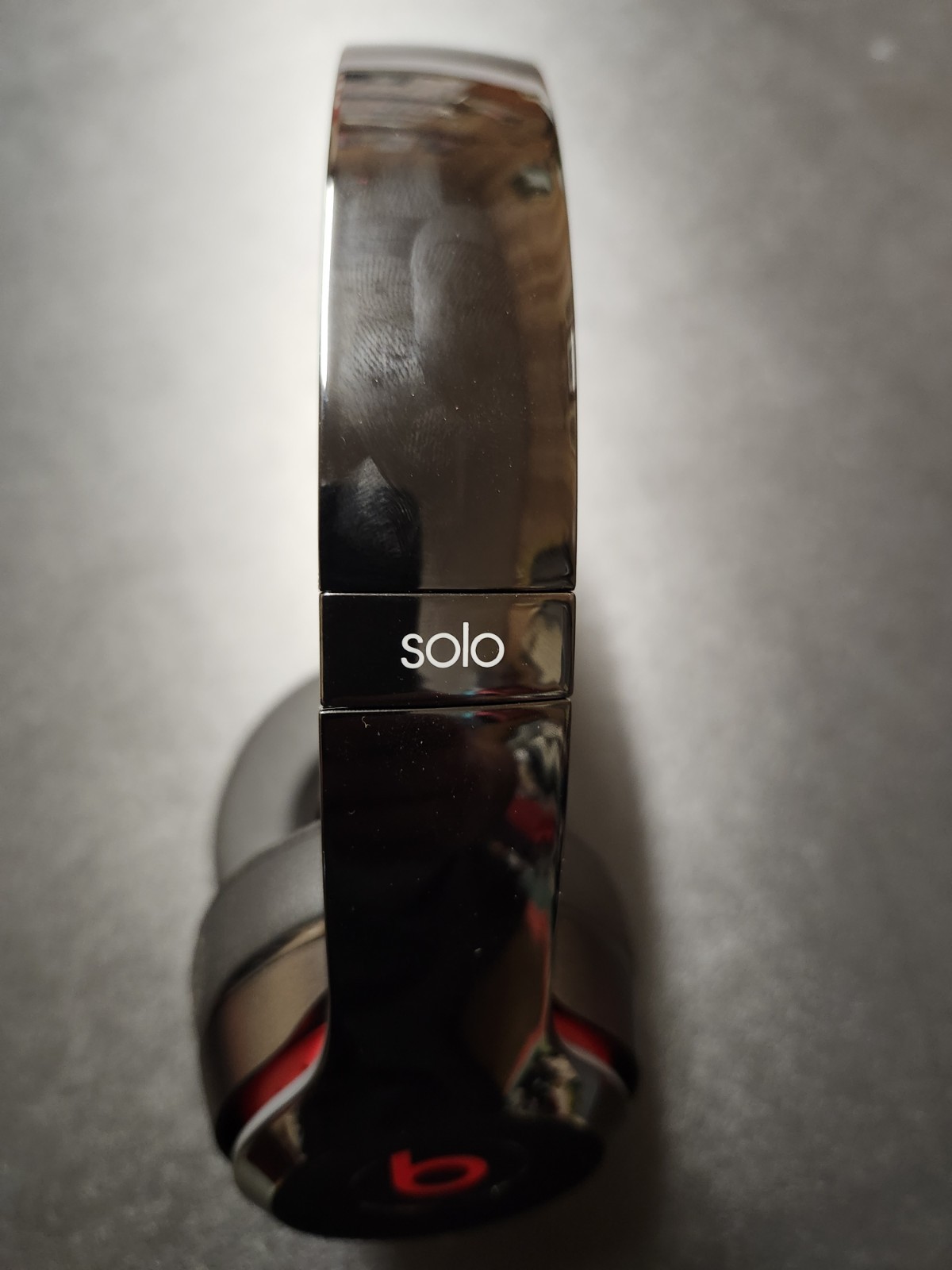 Black & Red Wireless Solo Beats with hard and soft Case