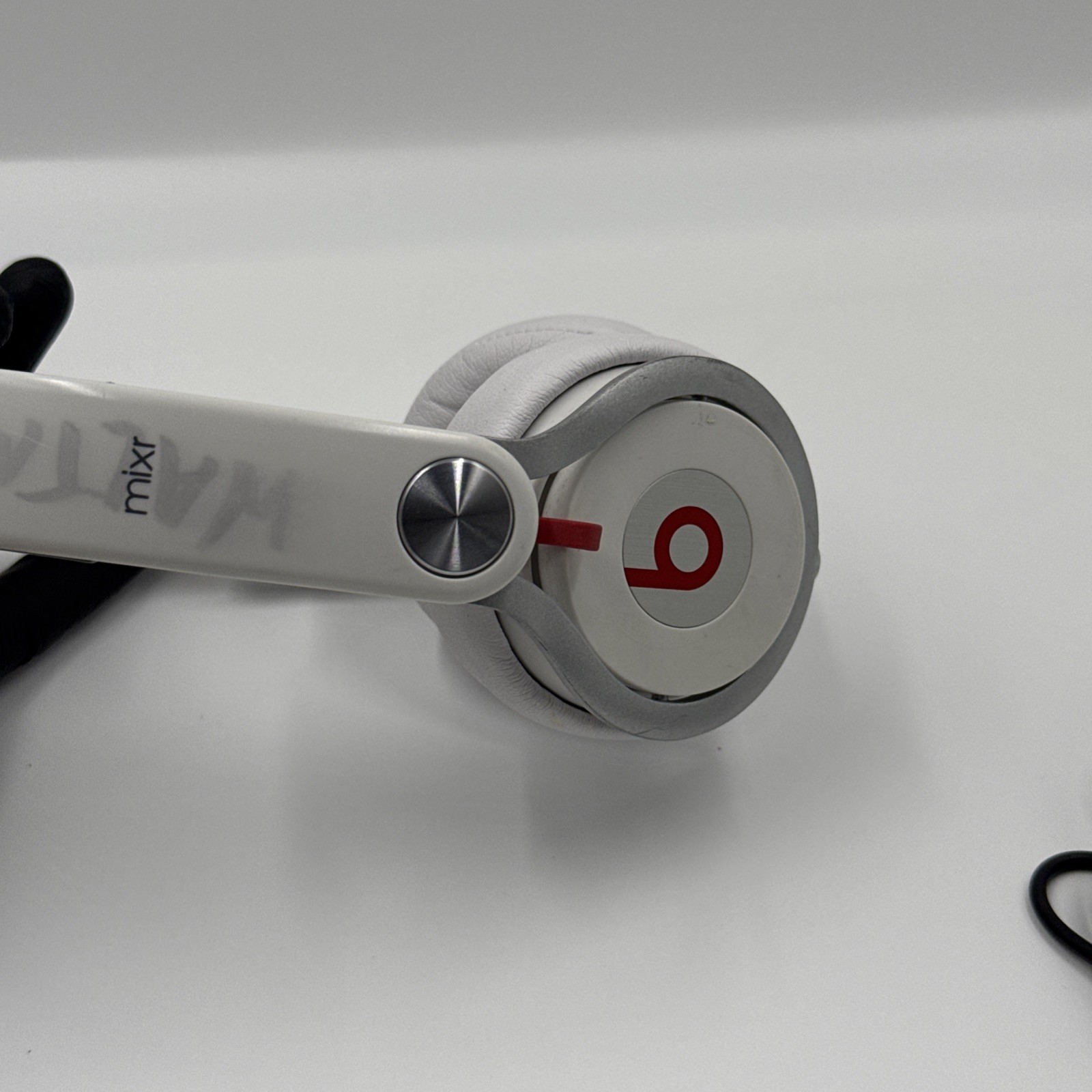Beats by dr. dre Mixr Mixer Headphones White Tested Working (Read Desc)