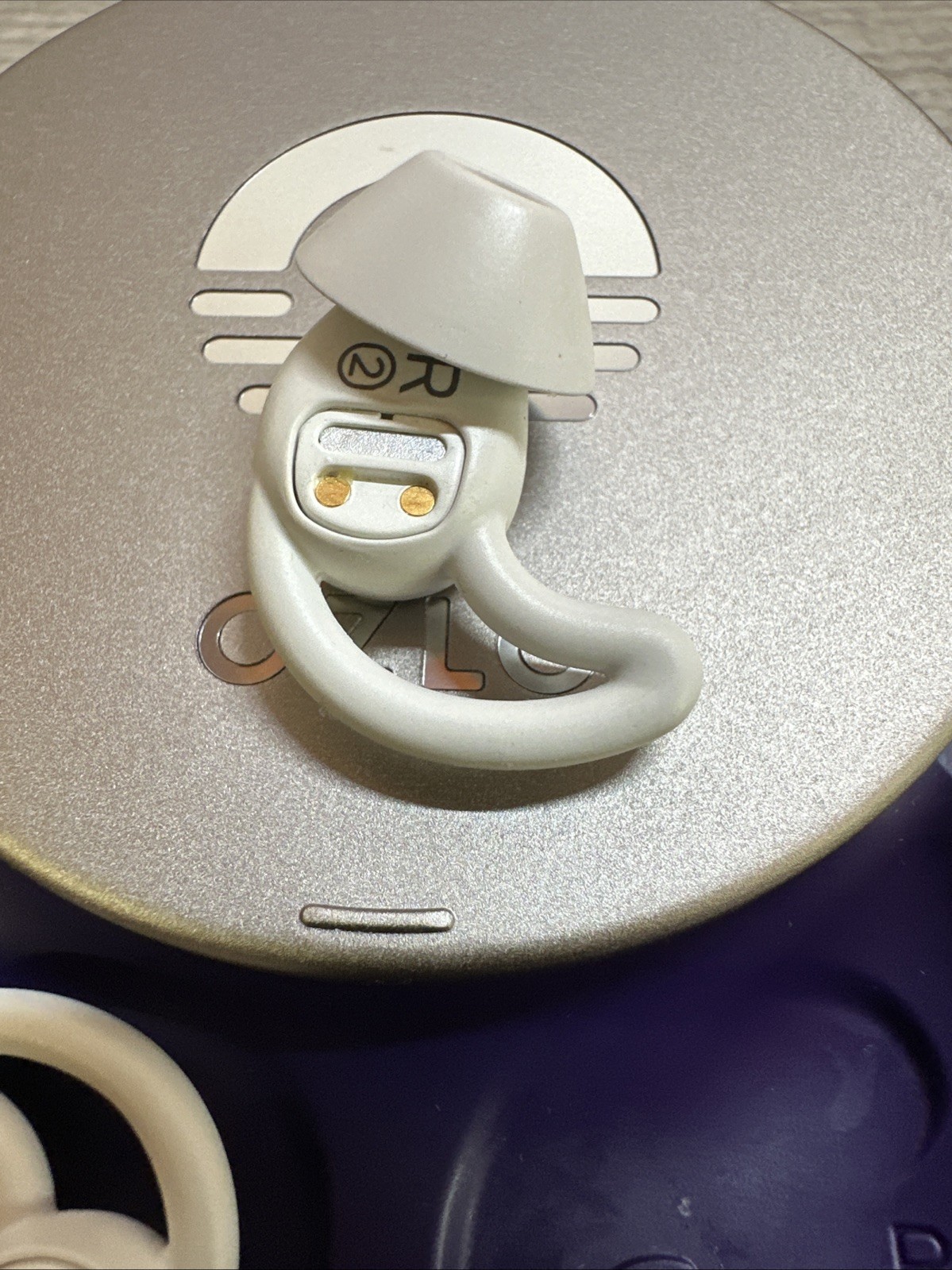 Ozlo Sleepbuds Comfortable Side Sleeper Headphones – Tested and Working