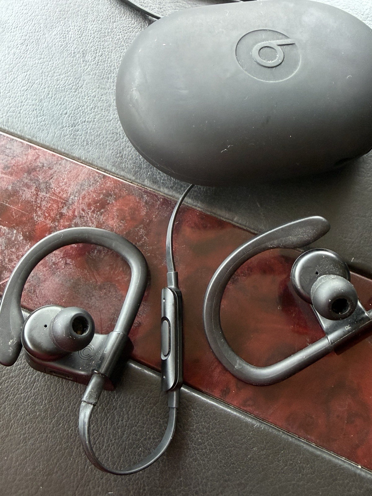 Beats By Dr Dre Powerbeats3 Wireless In-Ear Headphones Earbuds W/ Charger & Case