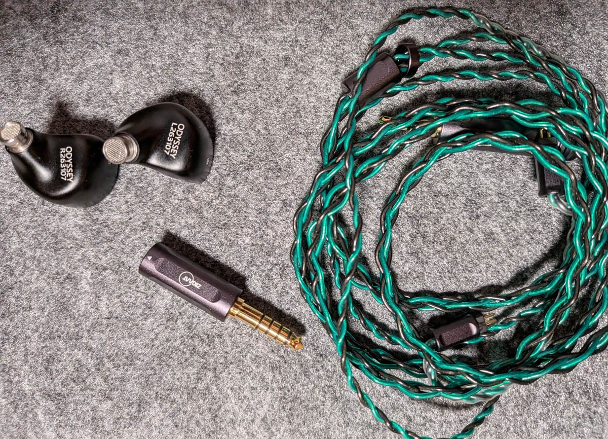 ZiiGaat x Hangout. Audio: Odyssey 2 in Ear Monitor, 1DD + 3BA Hybrid IEM