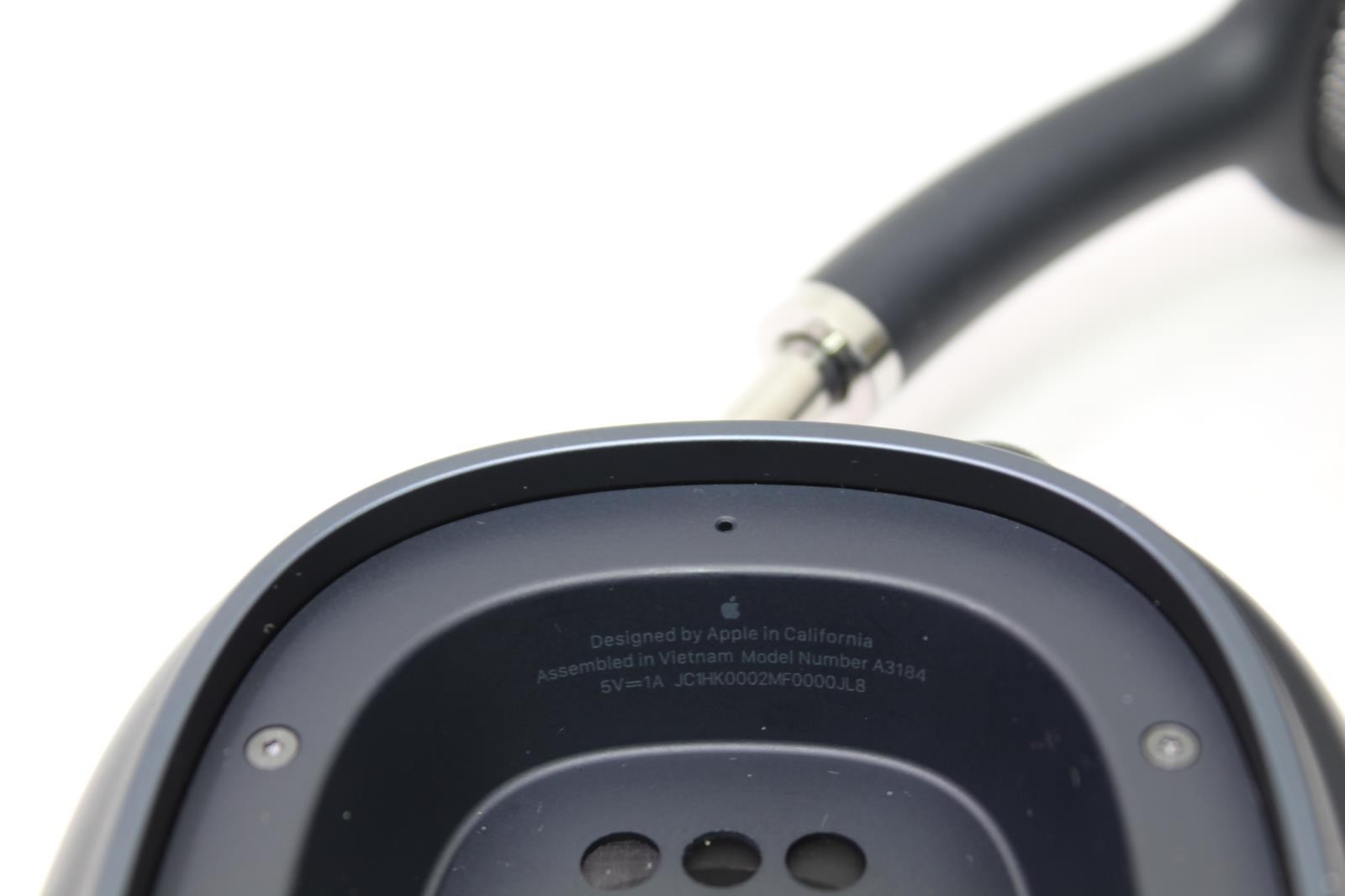 Apple AirPods Max Over-Ear Headphones with Smart Case – Midnight – A3184