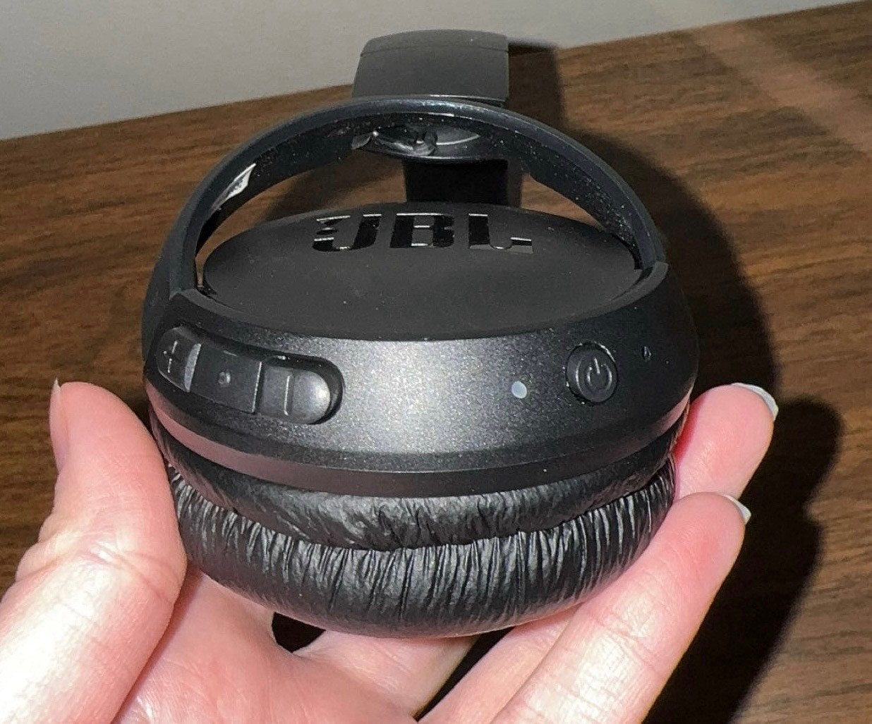 JBL Tune 520BT Wireless Bluetooth Headphones – Works – Worn Ear Pads