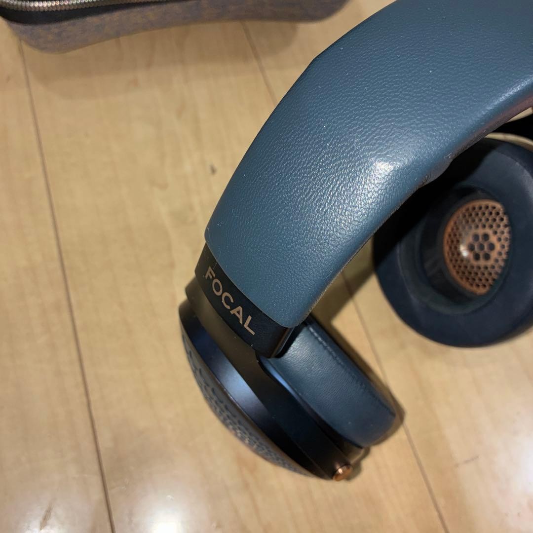 Focal Celestee Closed Back Hi-Fi Over-Ear Headphones 40mm 35 Ohm France