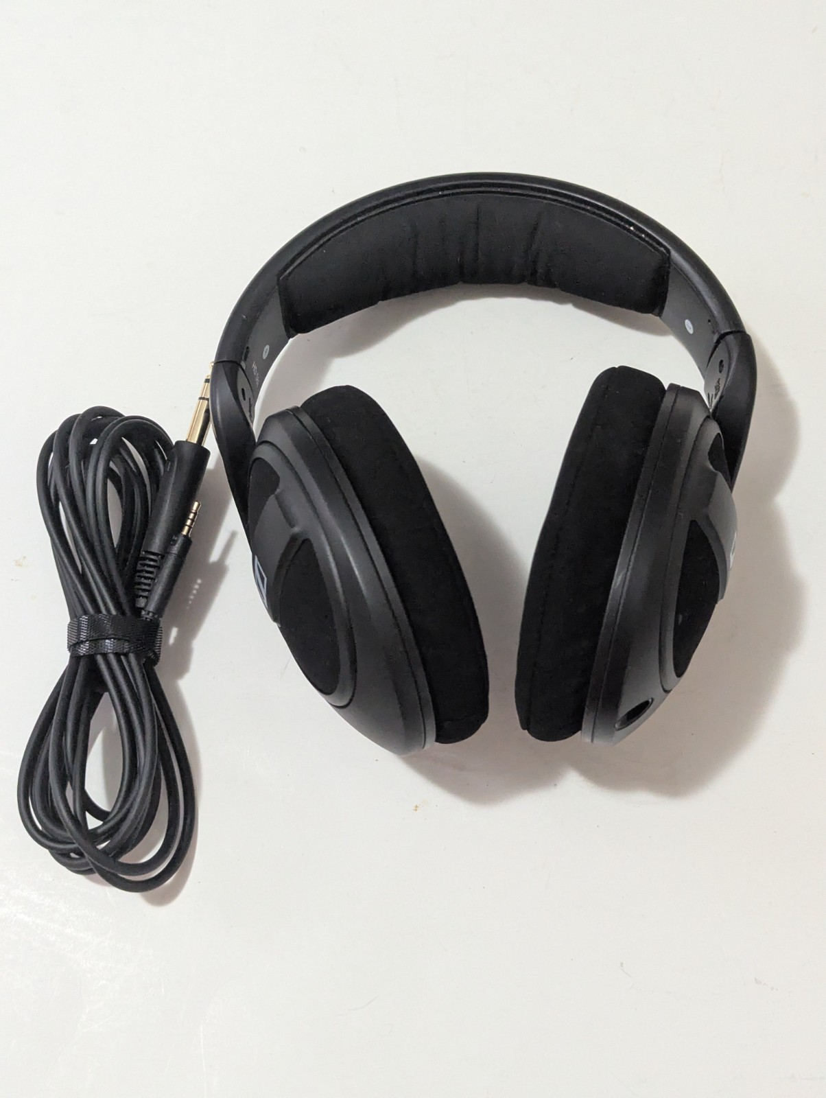 Sennheiser HD 560 S Over-The-Ear Wired Audiophile Headphones Excellent Condition