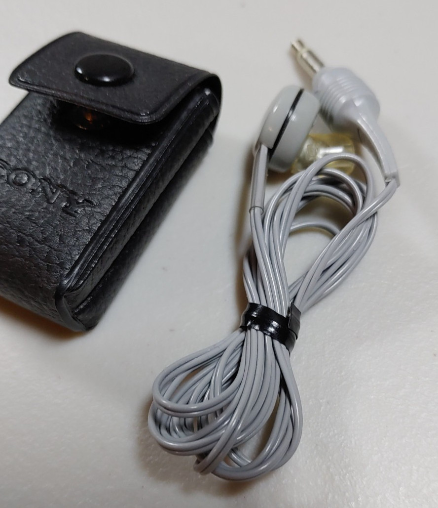 Vtg SONY ME-20s Piezo-Electric Crystal Mono In-Ear Earpiece Original Vinyl Case