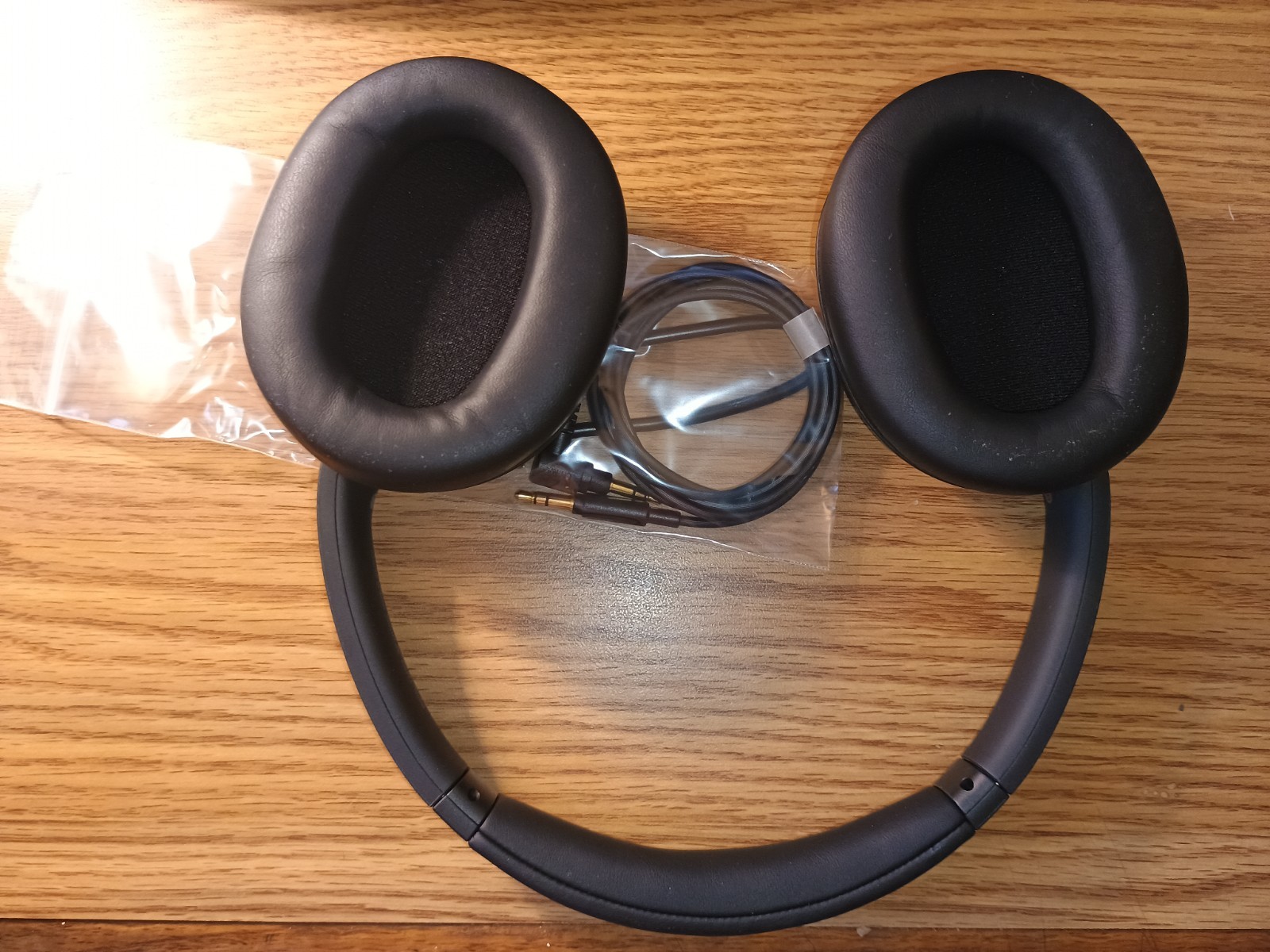 Sony WH-CH720N Wireless Noise Canceling Headphones – Open Box – With accessories