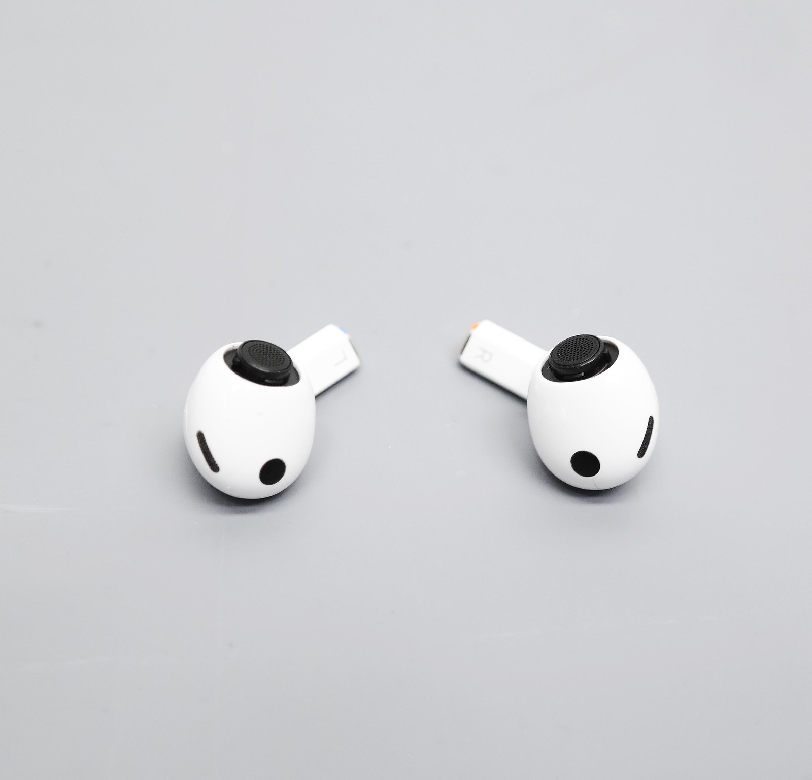 Samsung Galaxy Buds3 Pro SM-R630 Wireless Earbud Headphones – White
