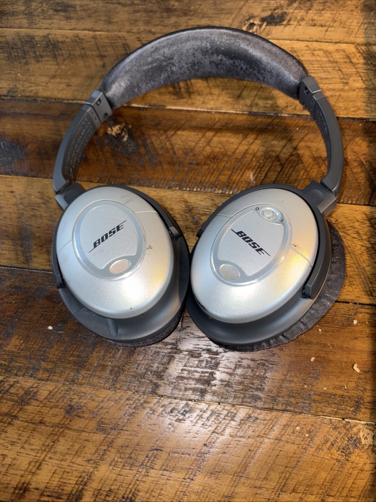 Bose QuietComfort 2 Good Condition Around Ear Bluetooth Headphones- Blk