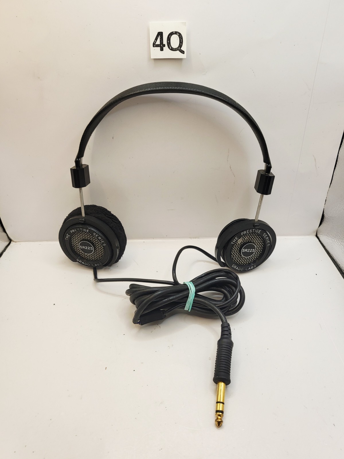 Grado Labs SR 225 Prestige Series Headphones – NEED NEW EARPAD