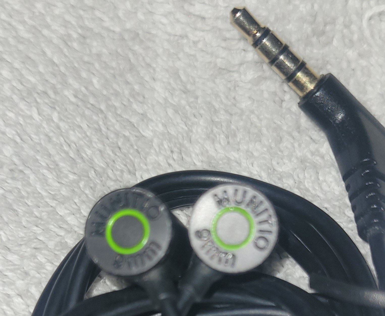 Call of Duty MW3 Edition Munitio Nines 9mm Earphones Earbuds w/ In-Line Mic COD
