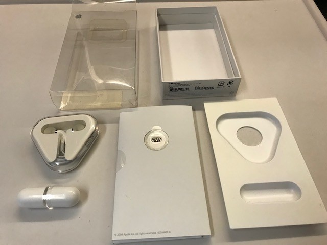 Vintage Apple Dual-Driver In-Ear Headphones MA850G/A – Open Box Unused Contents
