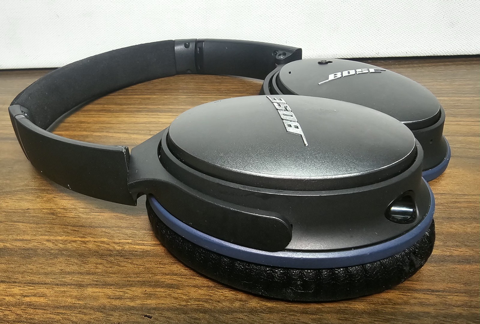 Bose QuietComfort 25 Noise Cancelling Wired Headphones Black – Read Description